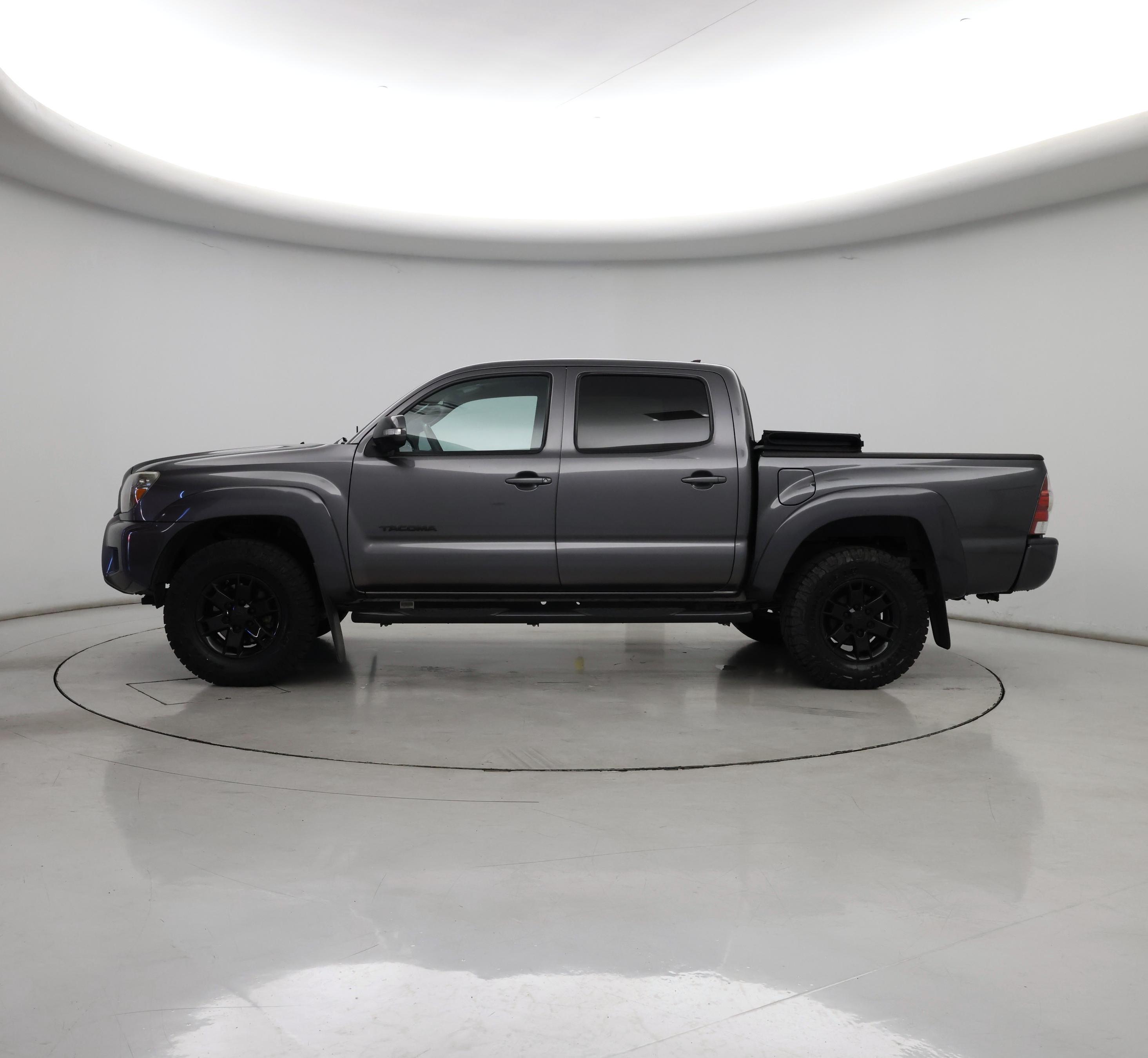 Thumbnail: 2014 Toyota Tacoma - 3