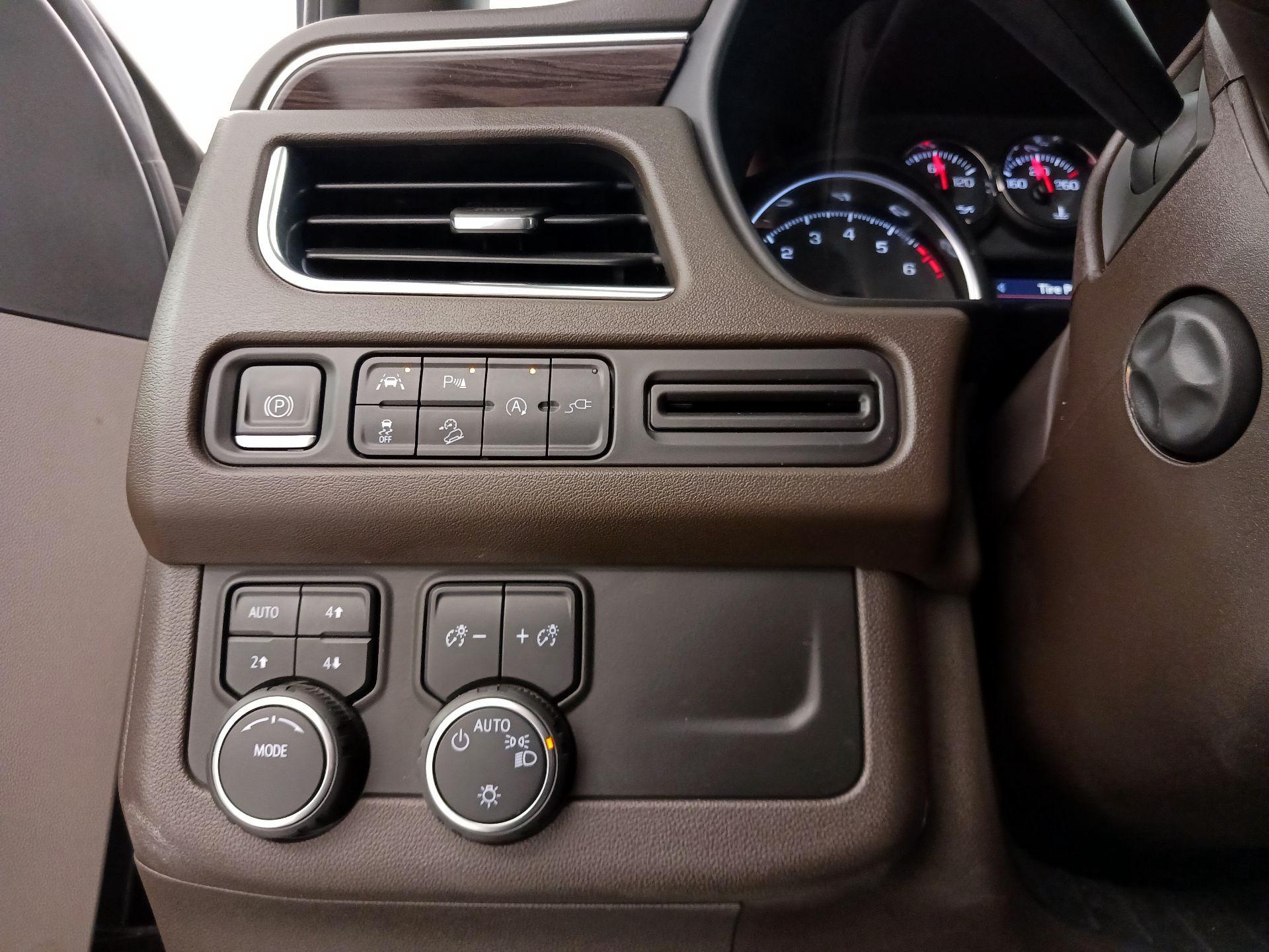 Thumbnail: 2021 Chevrolet Tahoe - 13