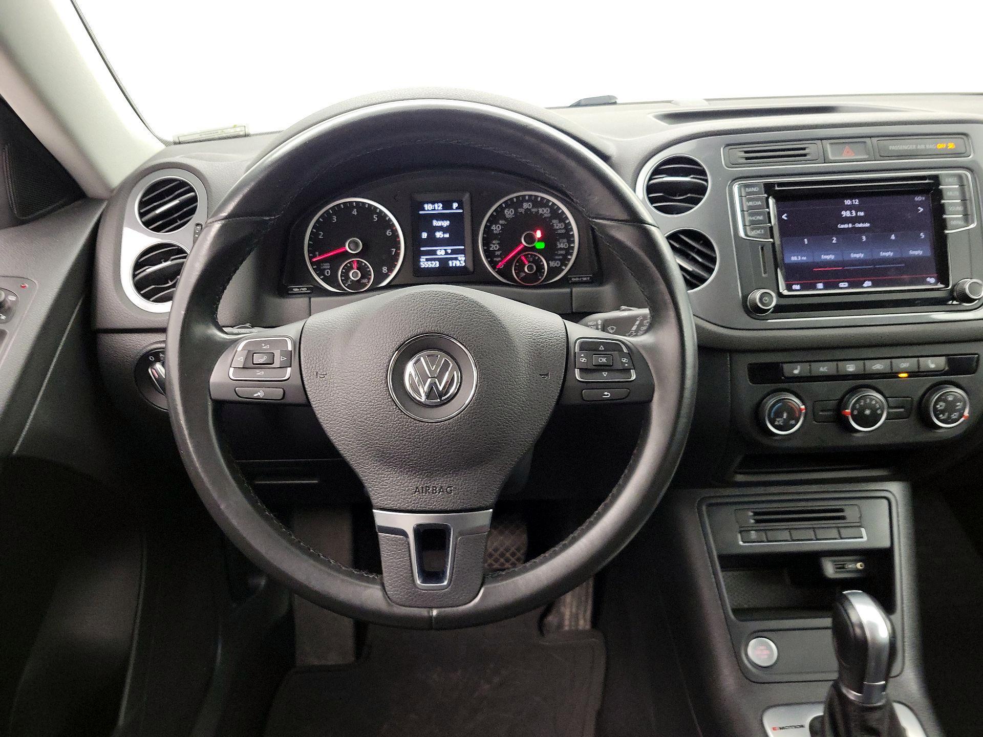 Thumbnail: 2017 Volkswagen Tiguan - 10
