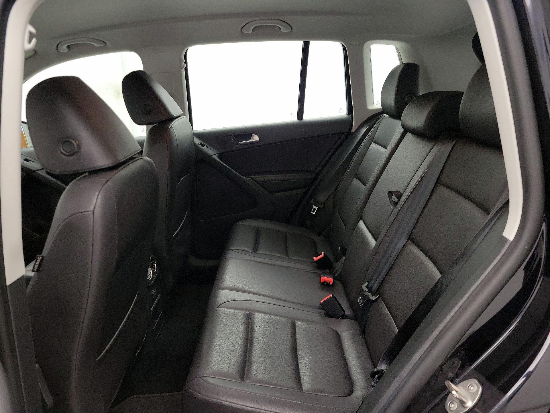 Thumbnail: 2017 Volkswagen Tiguan - 19