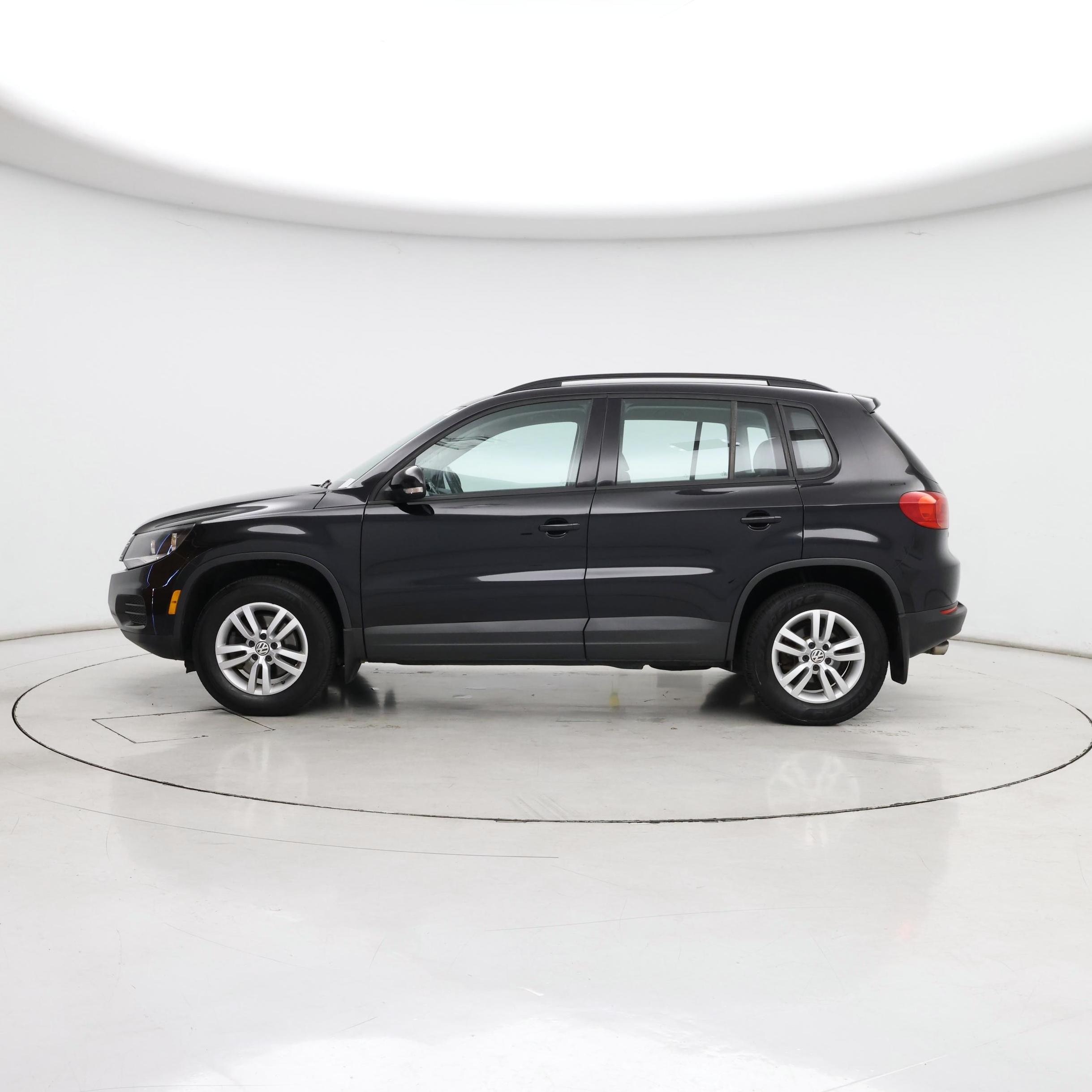 Thumbnail: 2017 Volkswagen Tiguan - 3