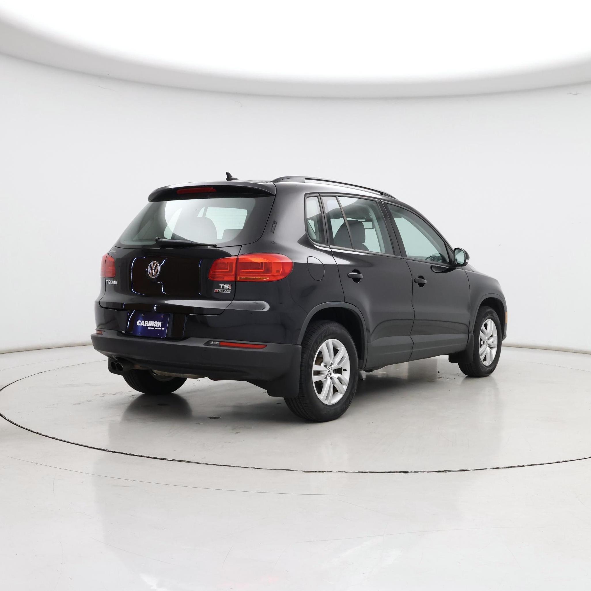 Thumbnail: 2017 Volkswagen Tiguan - 8