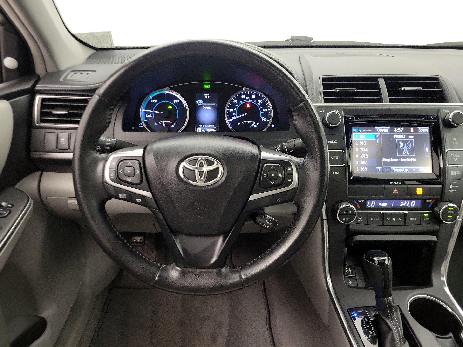 Thumbnail: 2016 Toyota Camry - 10