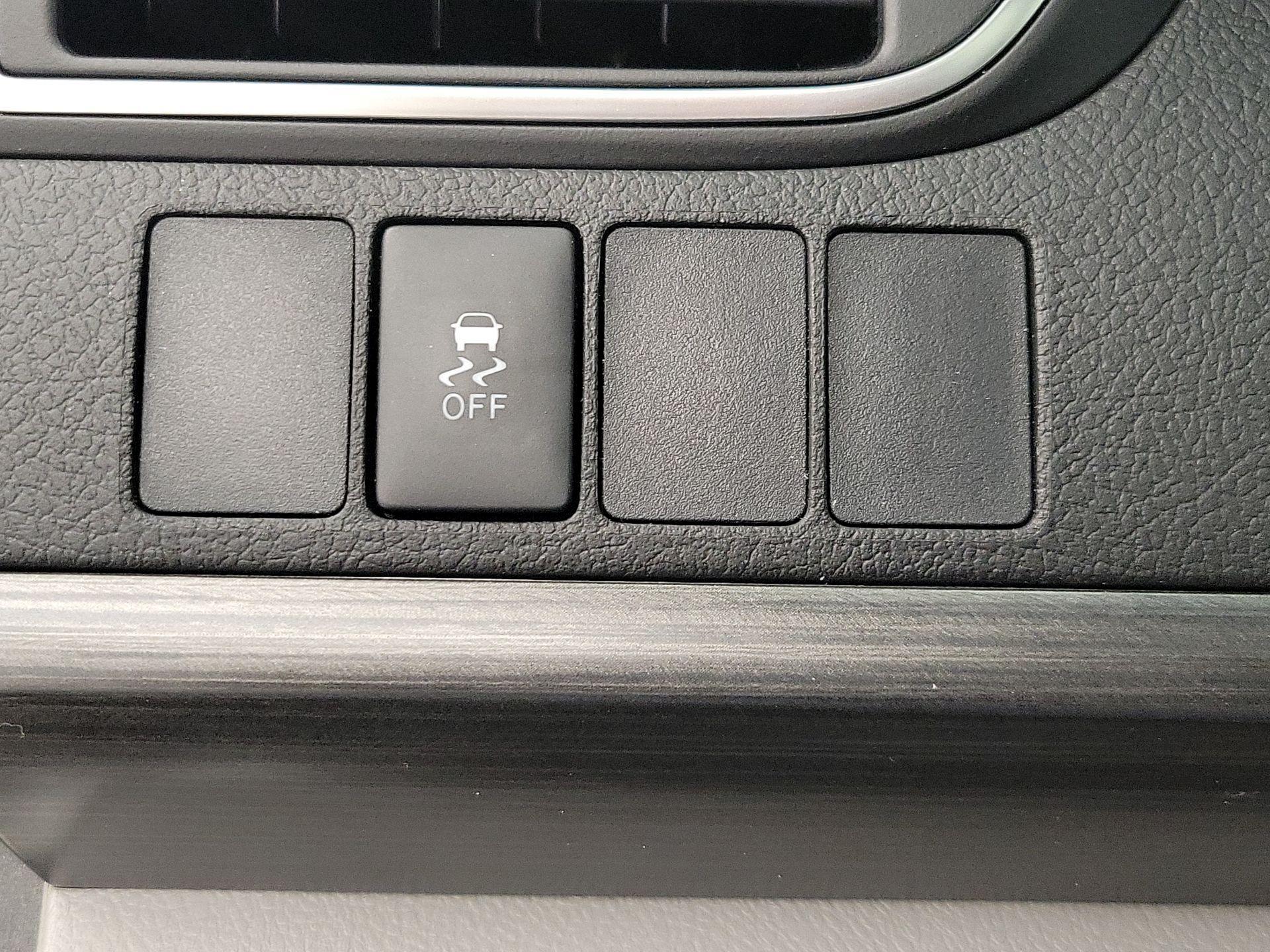 Thumbnail: 2016 Toyota Camry - 13