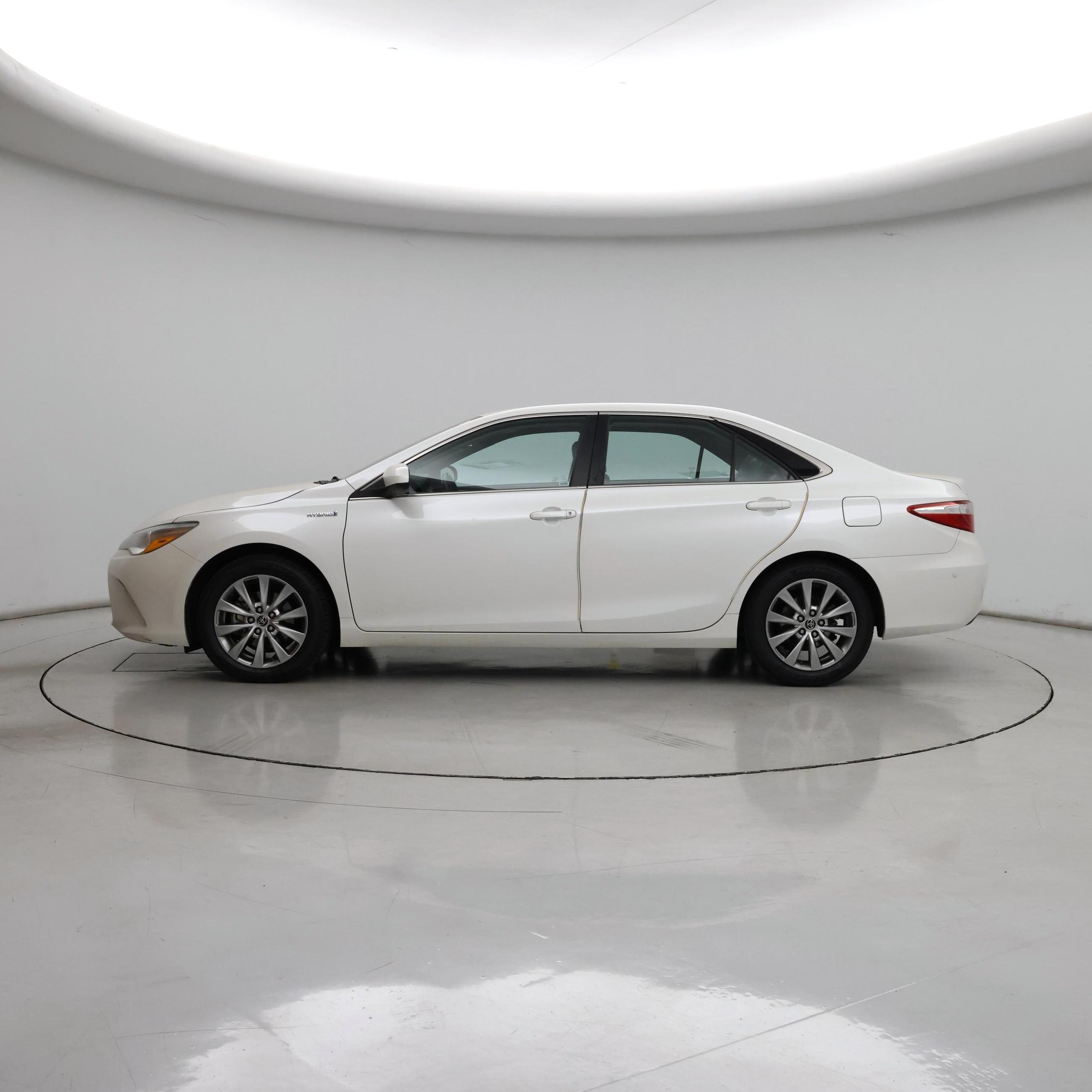 Thumbnail: 2016 Toyota Camry - 3