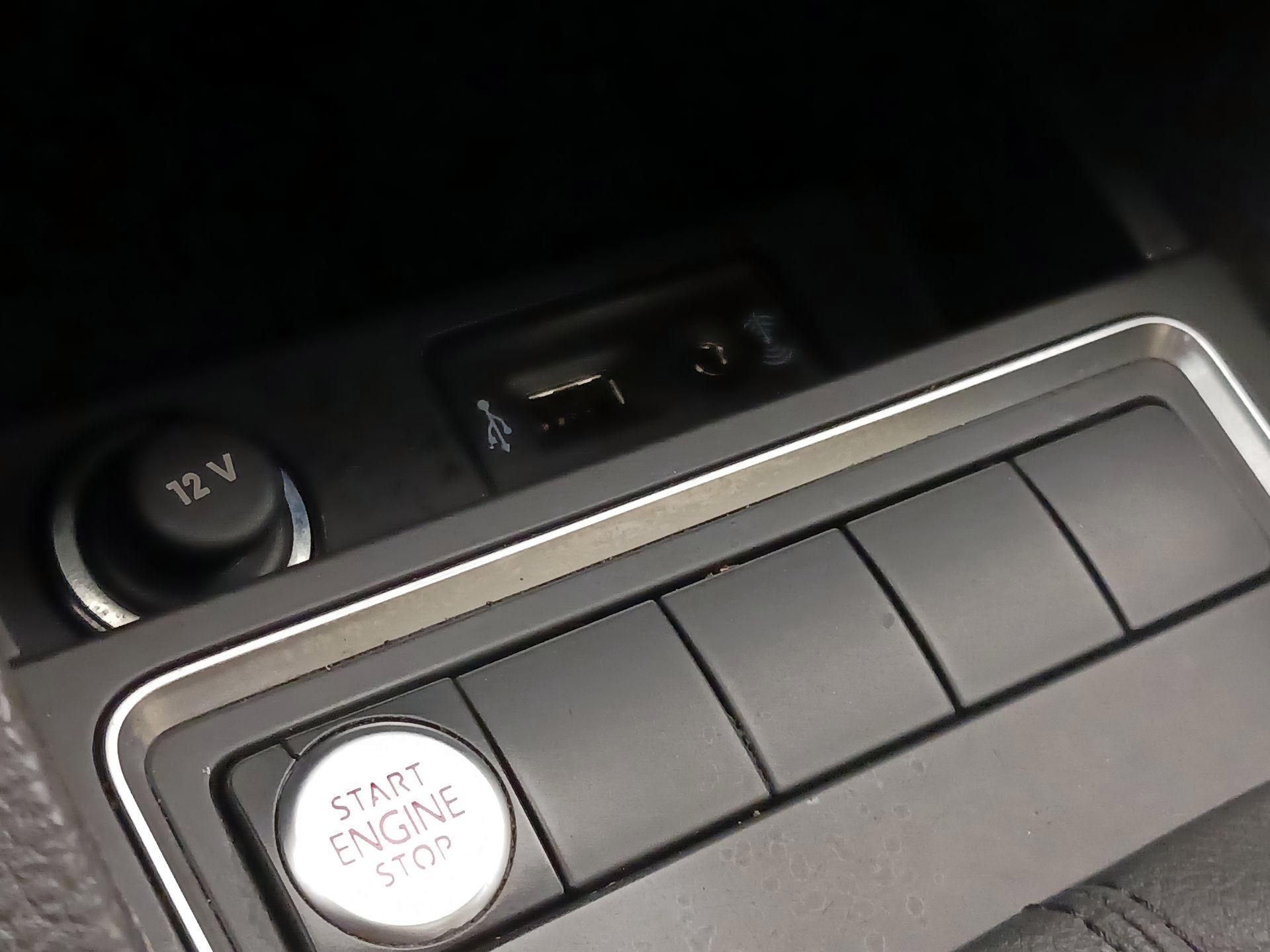 Thumbnail: 2018 Volkswagen Jetta - 18