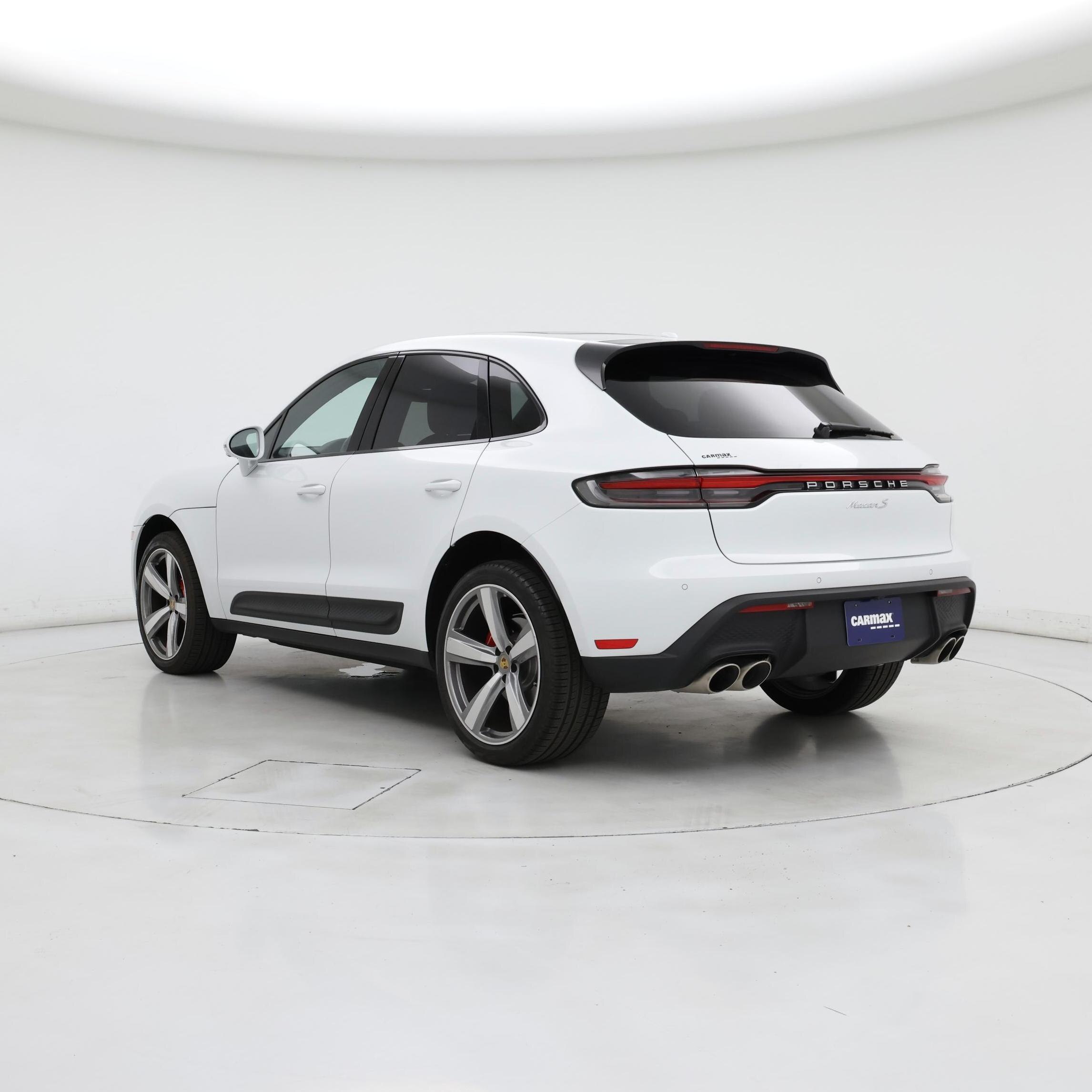 Thumbnail: 2023 Porsche Macan - 2