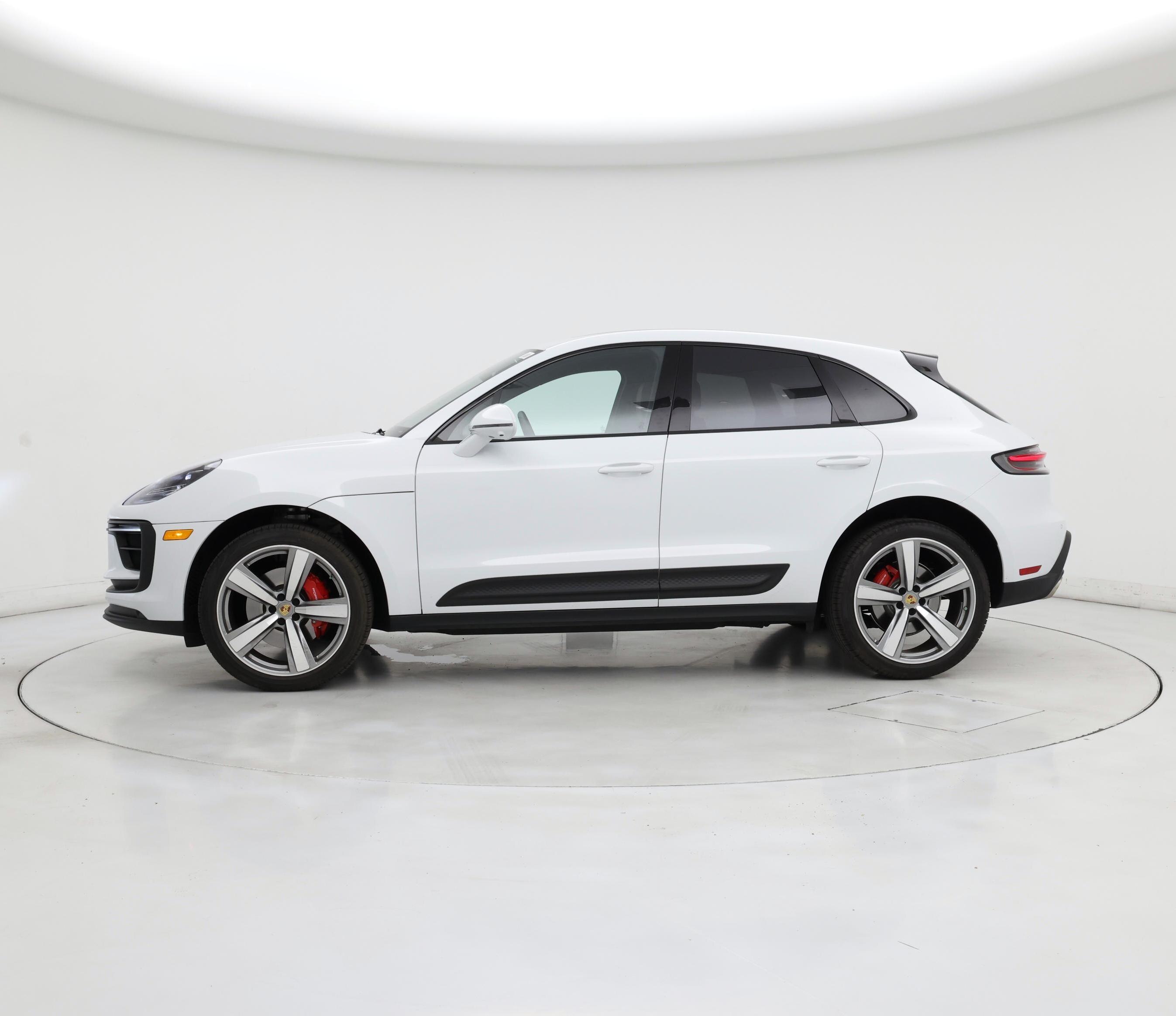Thumbnail: 2023 Porsche Macan - 3