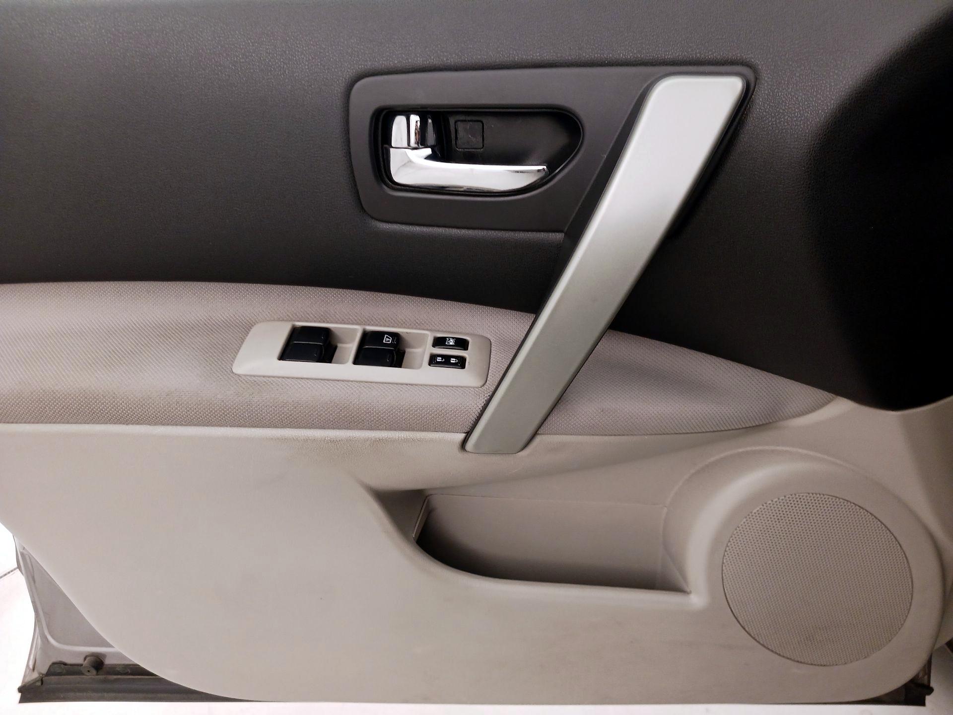 Thumbnail: 2014 Nissan Rogue - 12