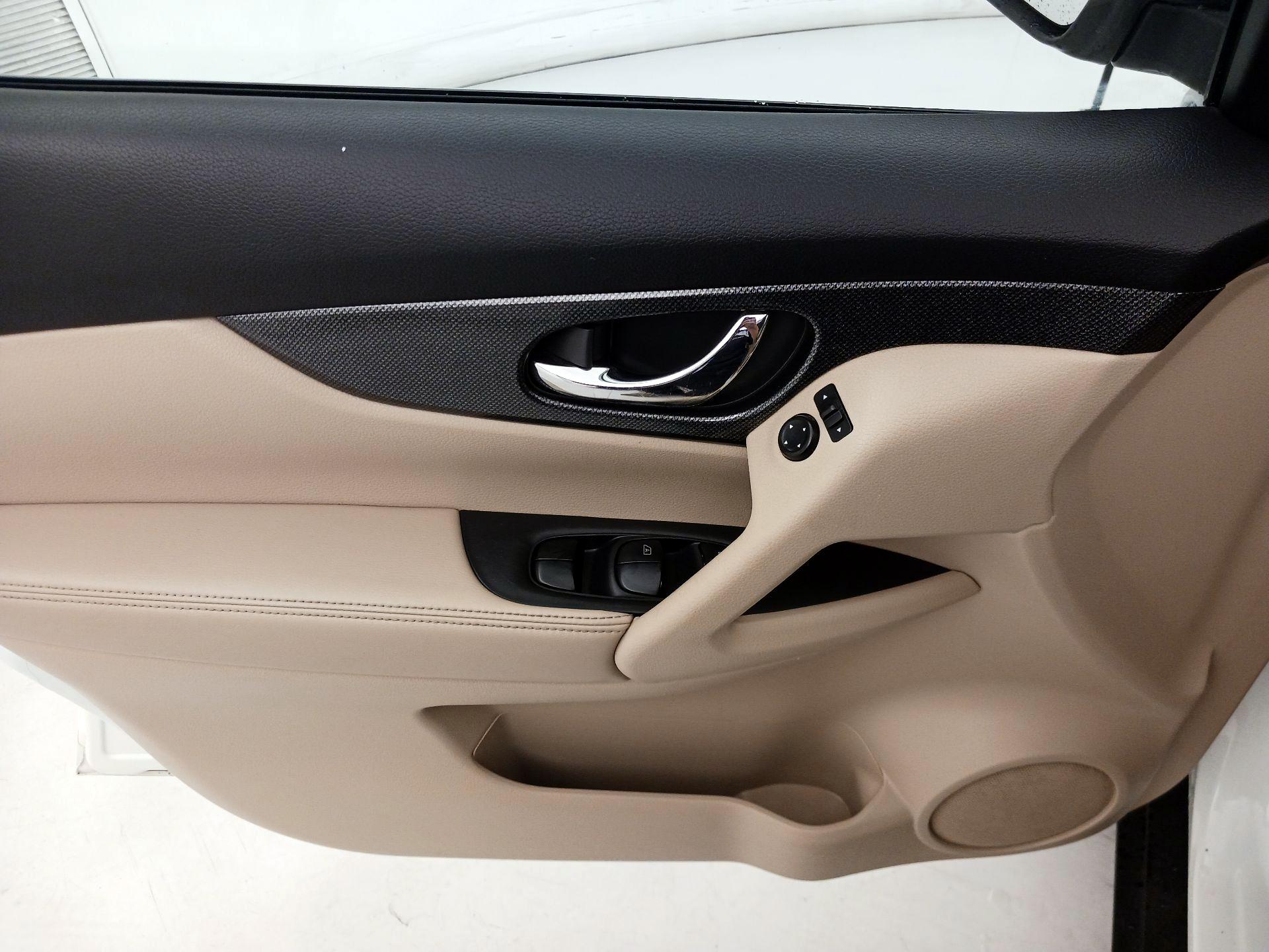 Thumbnail: 2014 Nissan Rogue - 12