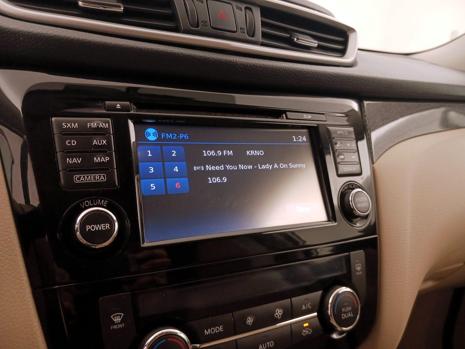 Thumbnail: 2014 Nissan Rogue - 16