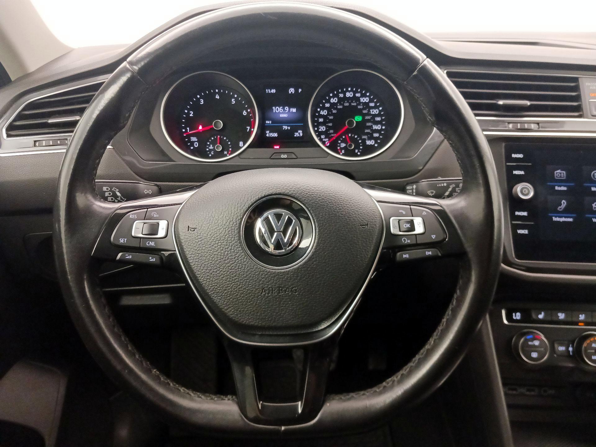 Thumbnail: 2018 Volkswagen Tiguan - 10