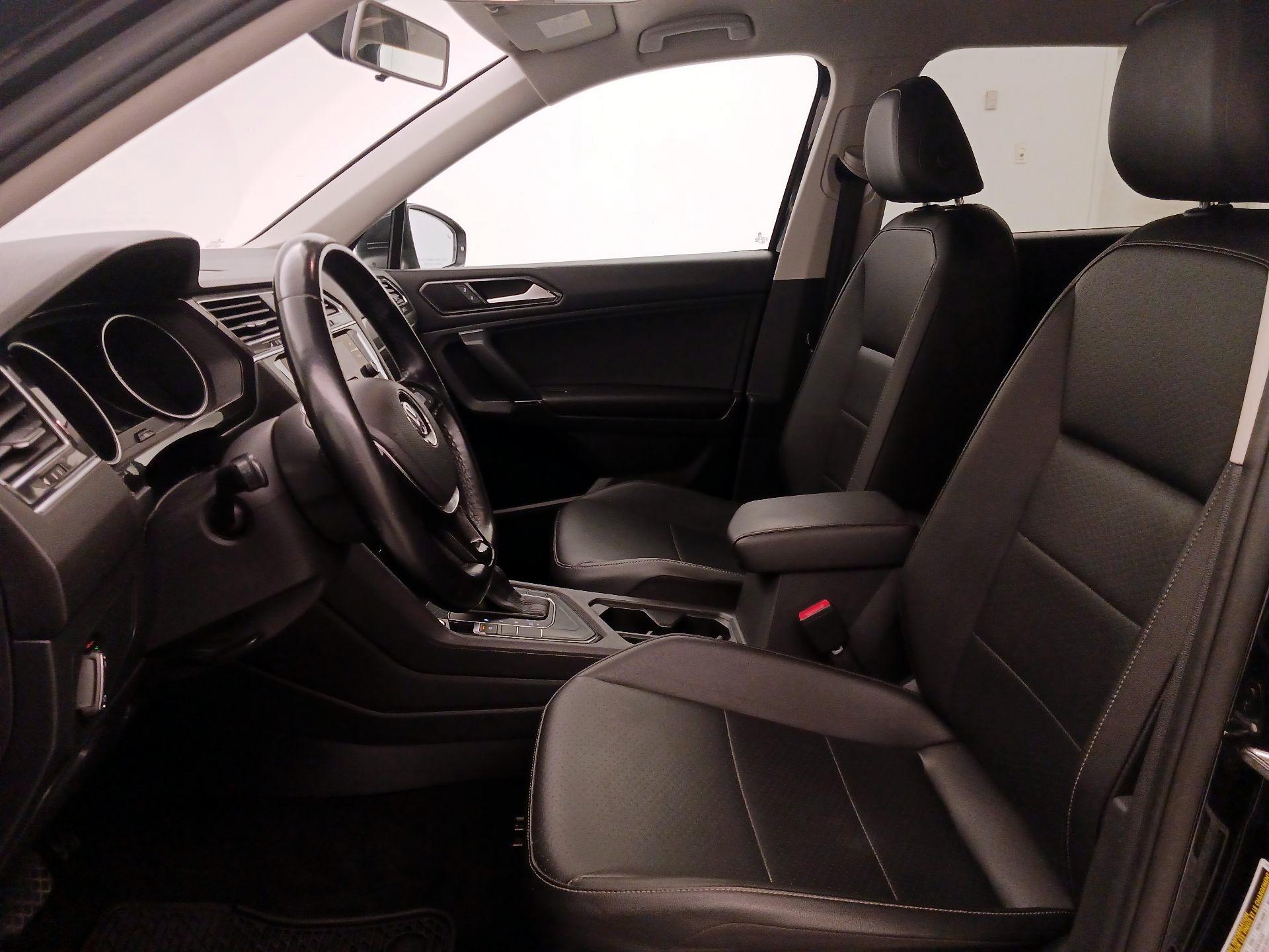 Thumbnail: 2018 Volkswagen Tiguan - 11
