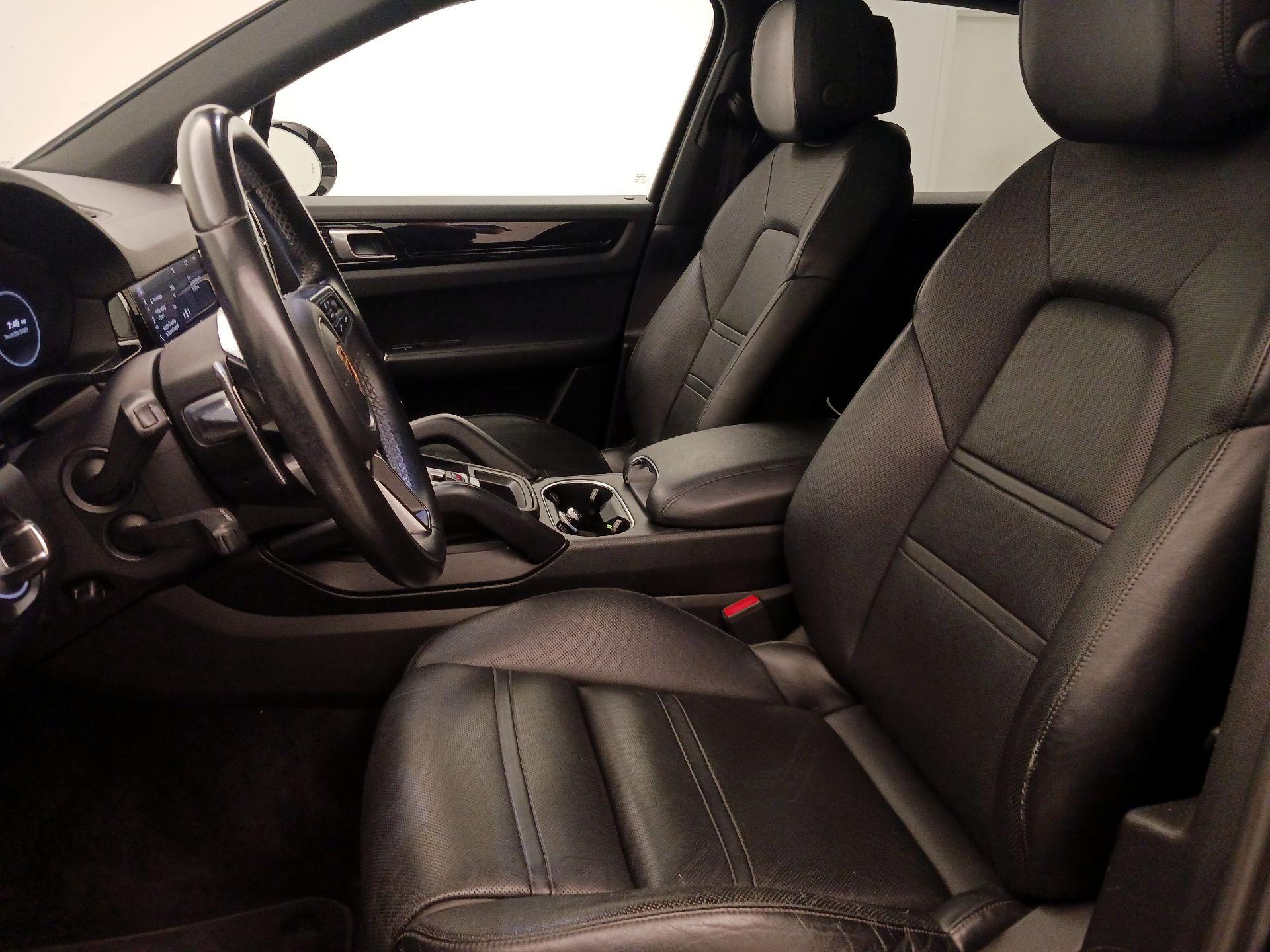Thumbnail: 2019 Porsche Cayenne - 11
