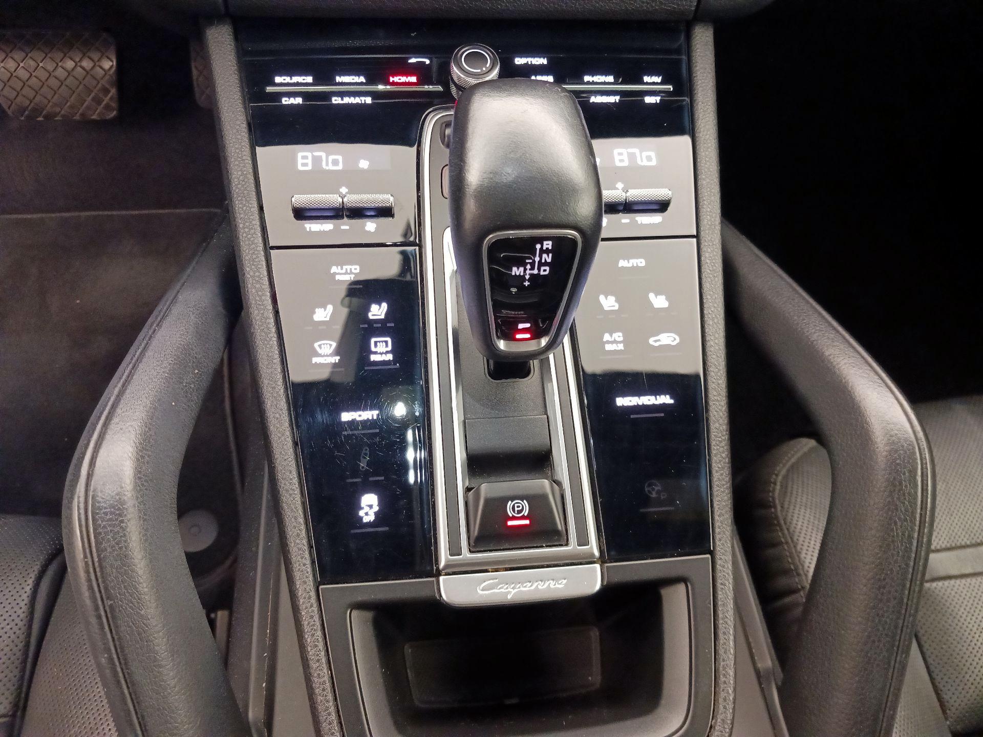 Thumbnail: 2019 Porsche Cayenne - 18