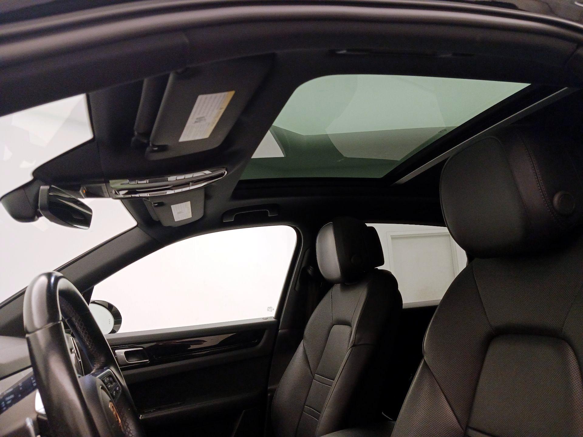 Thumbnail: 2019 Porsche Cayenne - 20