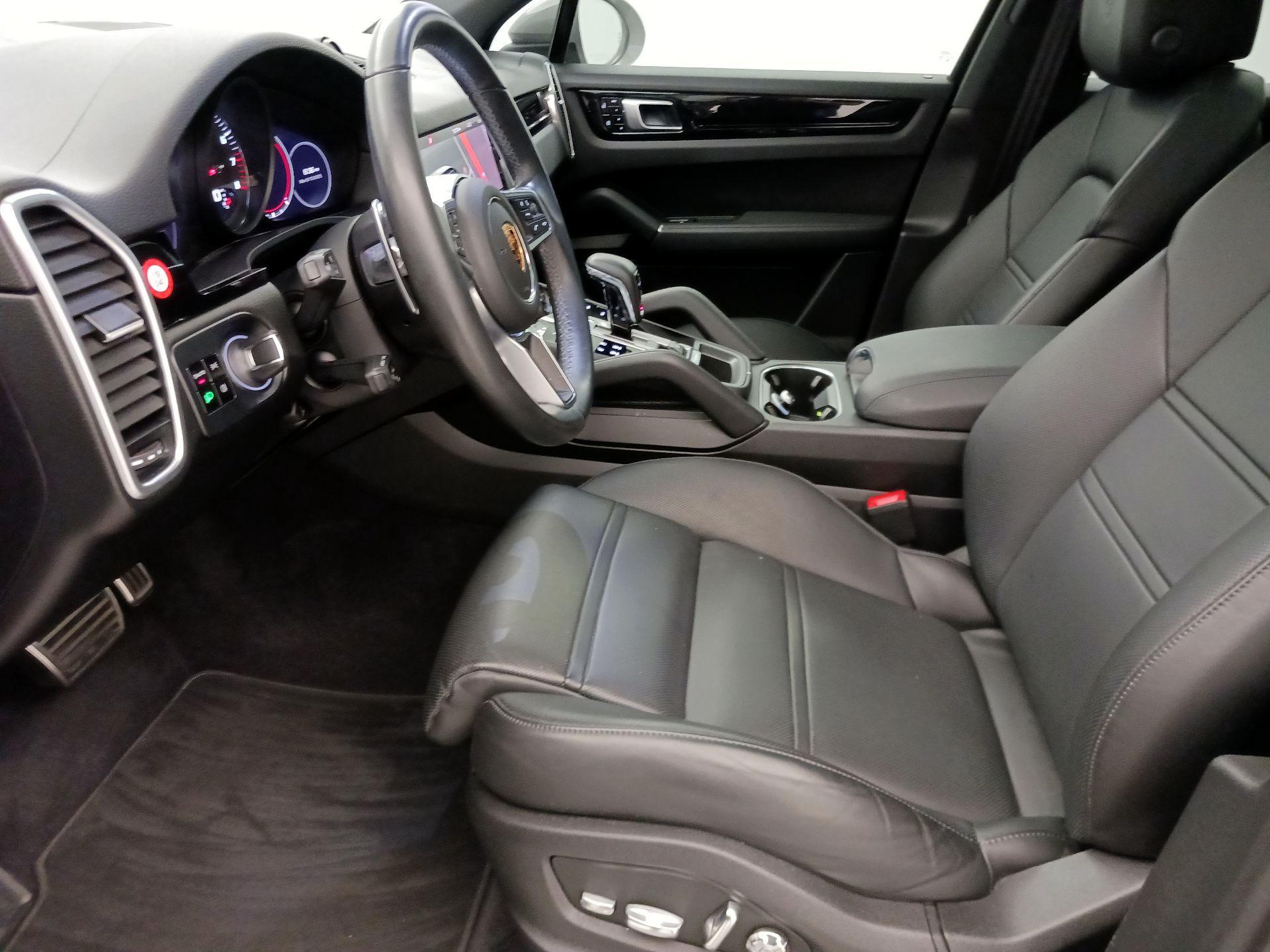 Thumbnail: 2021 Porsche Cayenne - 11