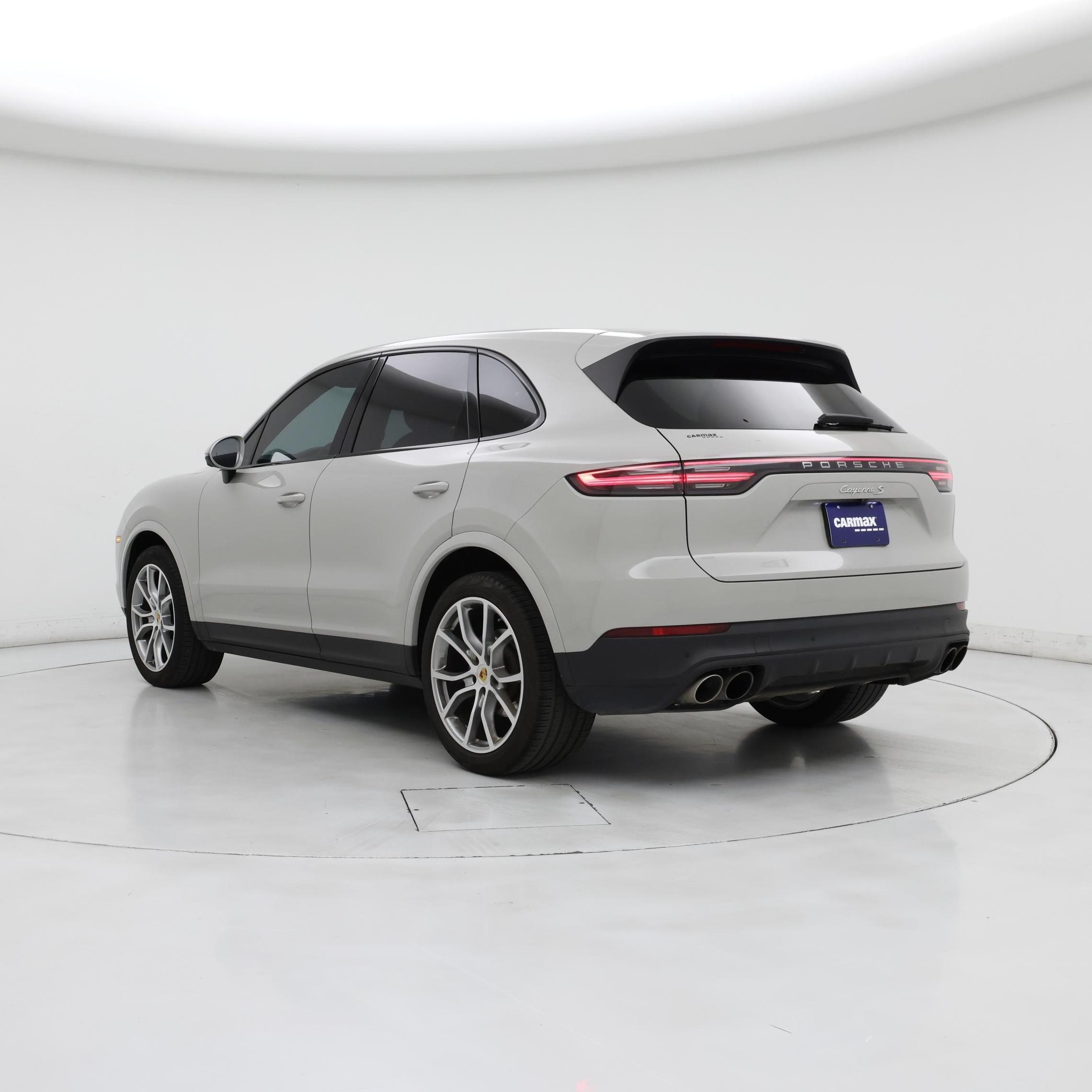 Thumbnail: 2021 Porsche Cayenne - 2
