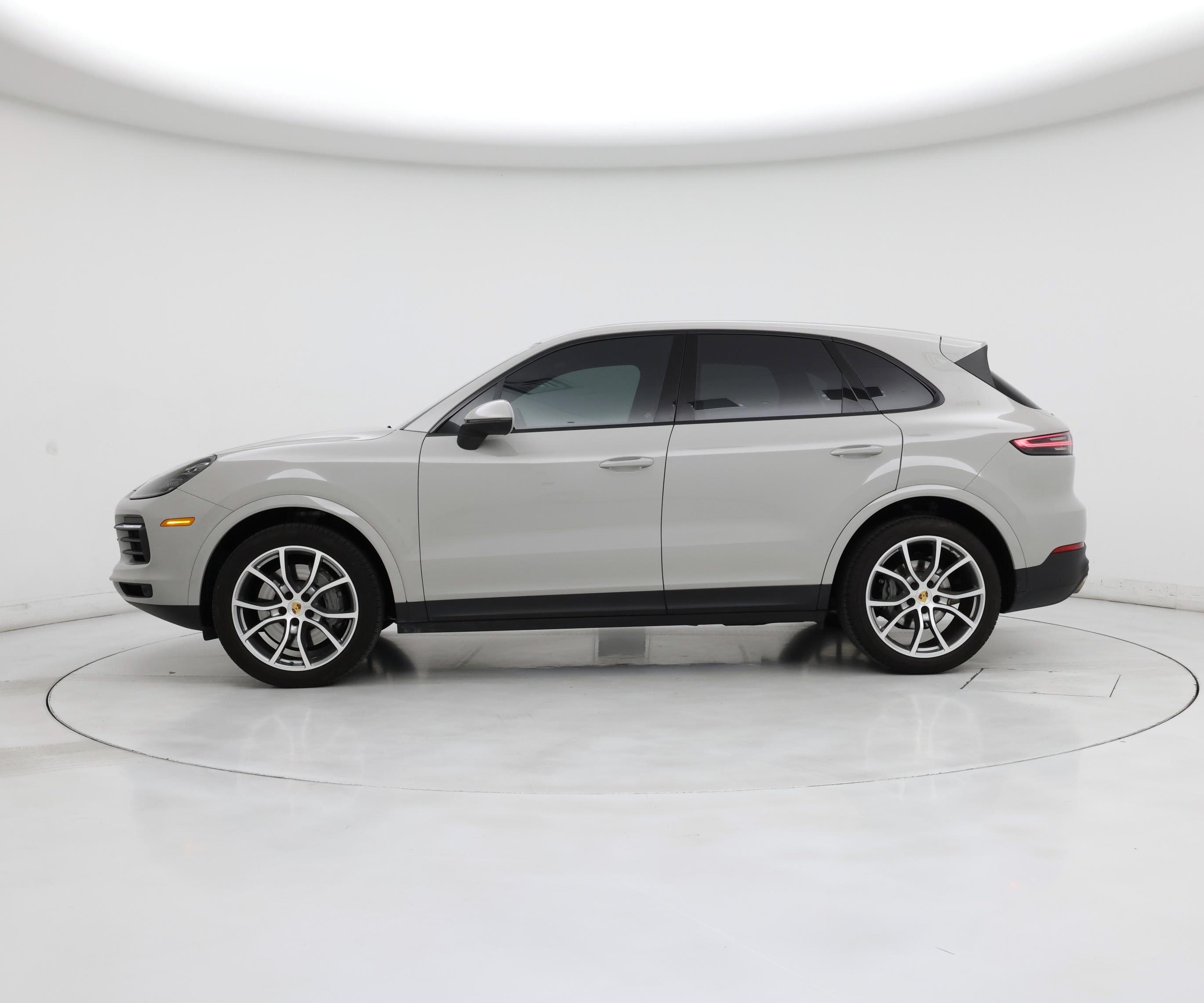 Thumbnail: 2021 Porsche Cayenne - 3