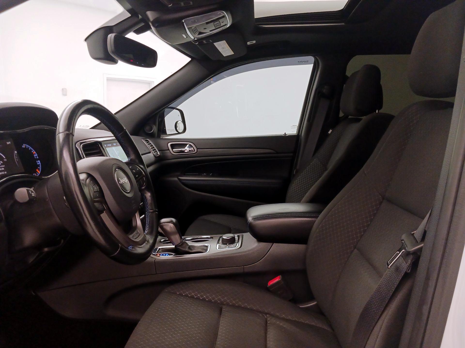 Thumbnail: 2019 Jeep Grand Cherokee - 11