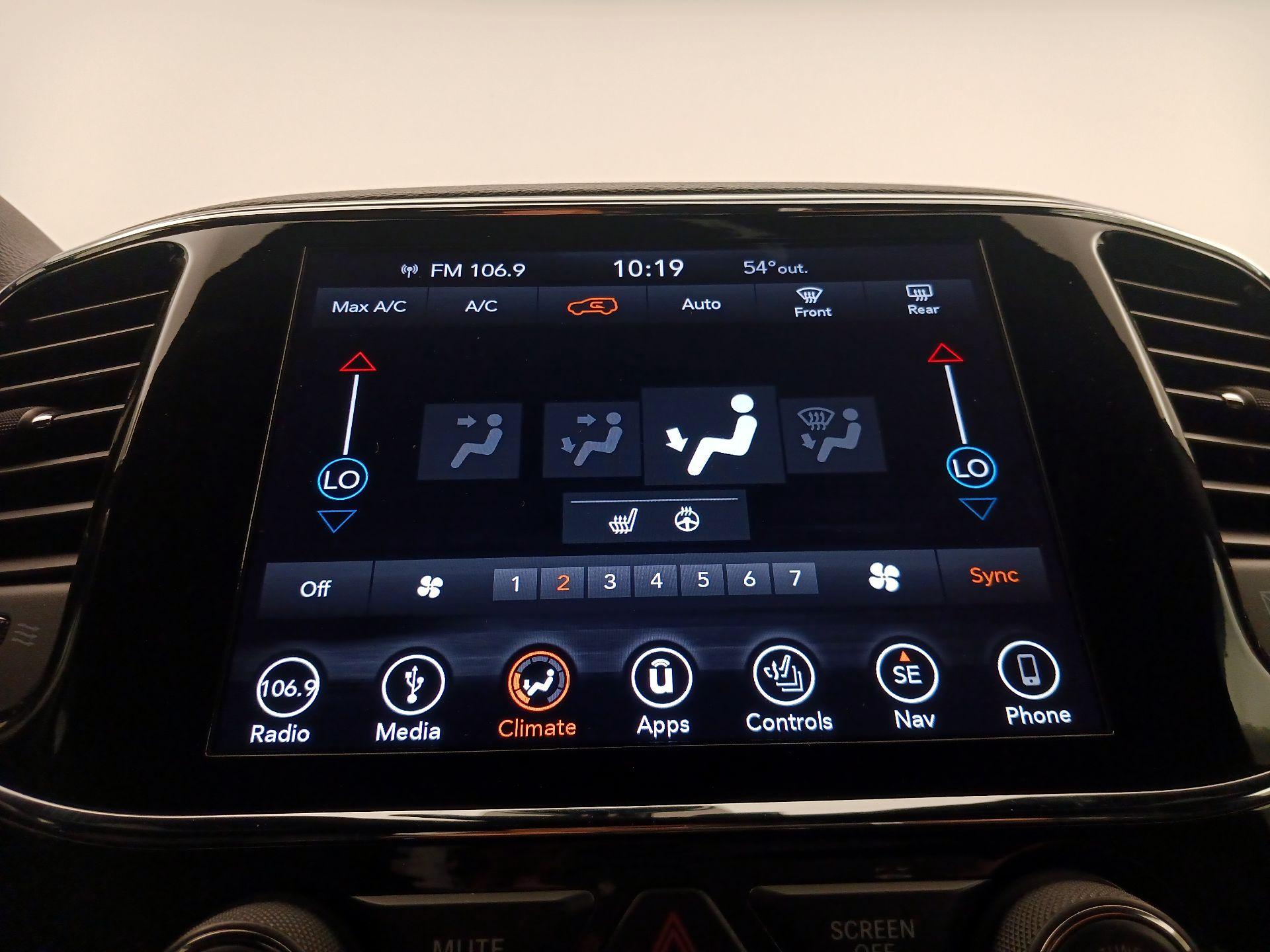 Thumbnail: 2019 Jeep Grand Cherokee - 17