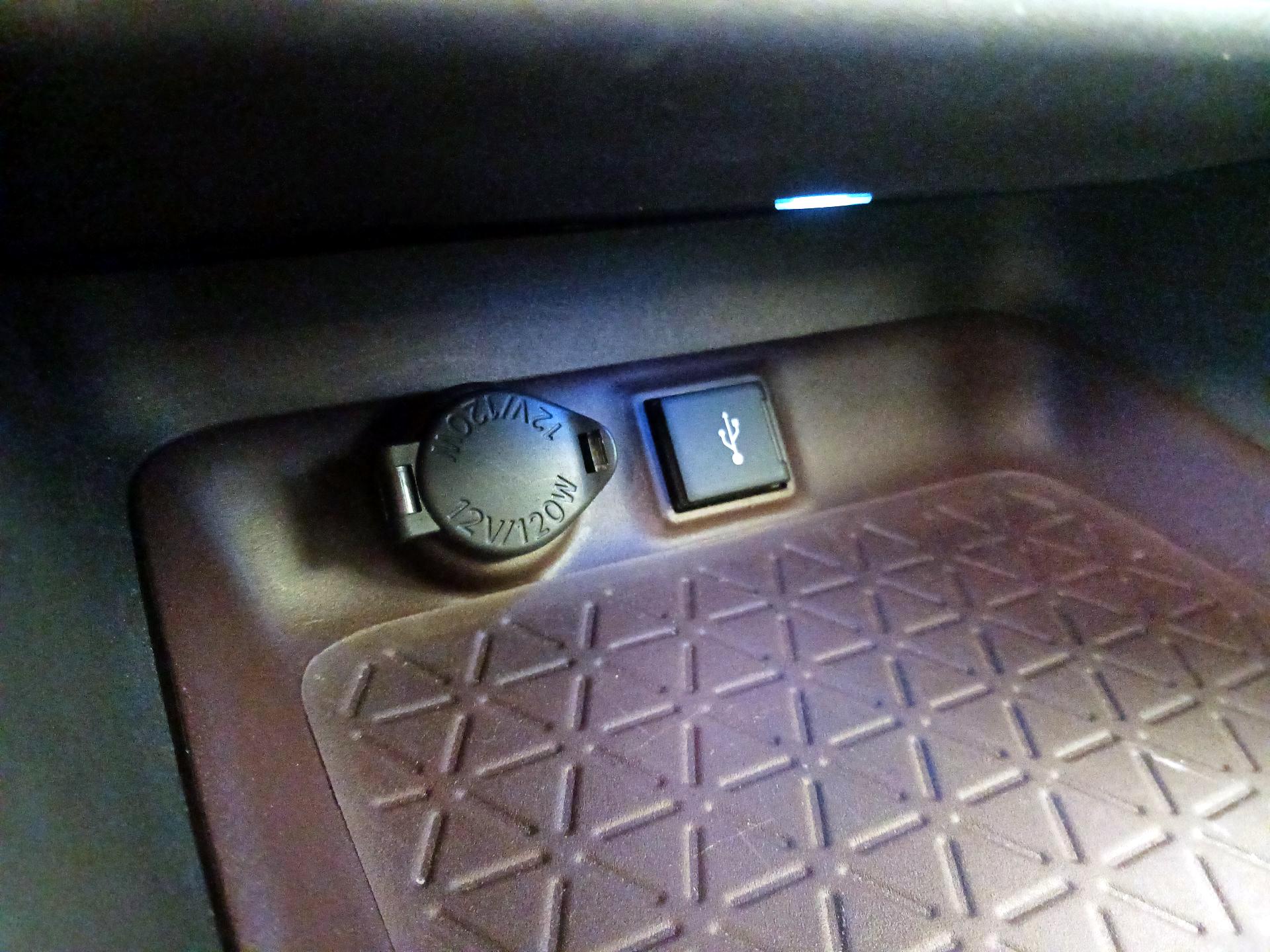 Thumbnail: 2021 Toyota RAV4 - 19