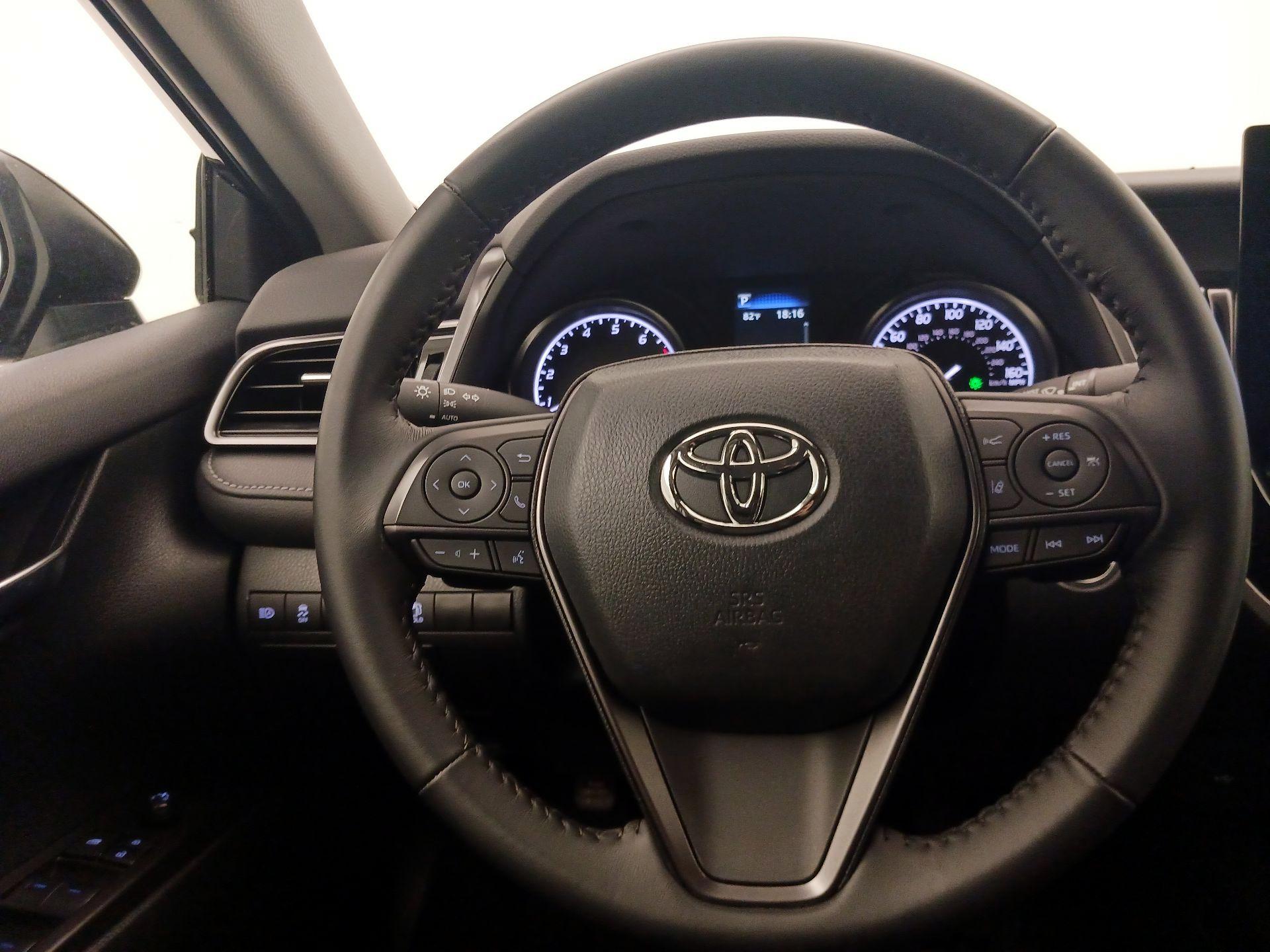 Thumbnail: 2023 Toyota Camry - 10