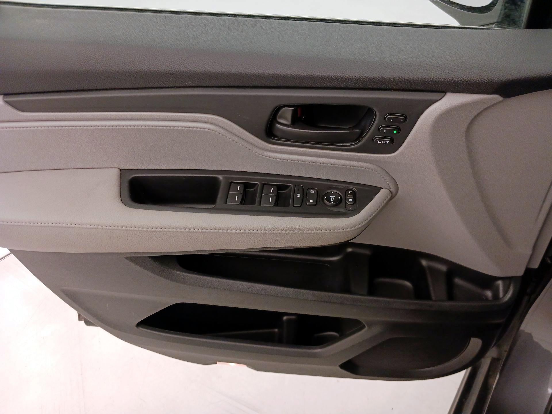 Thumbnail: 2019 Honda Odyssey - 12