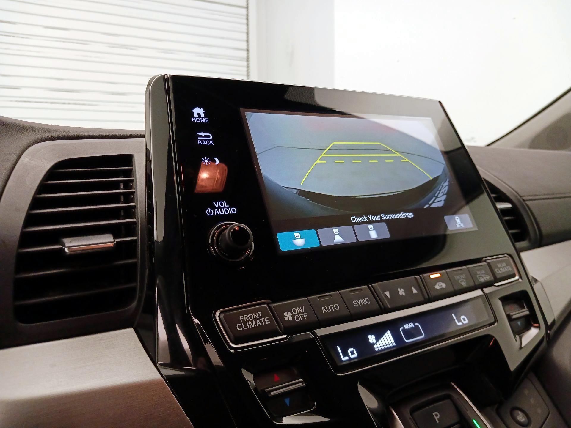 Thumbnail: 2019 Honda Odyssey - 14
