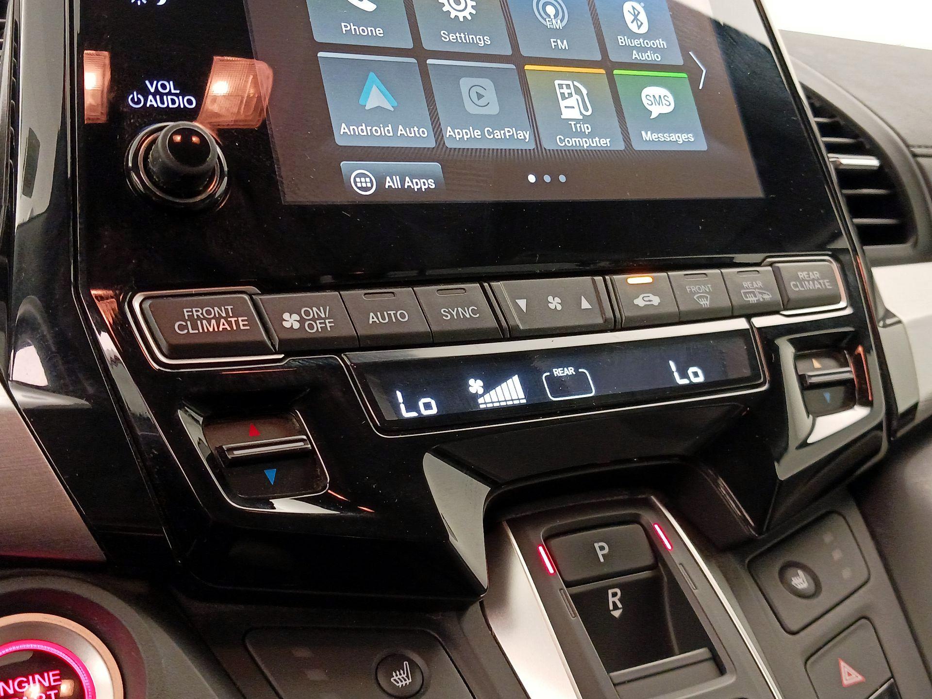 Thumbnail: 2019 Honda Odyssey - 16