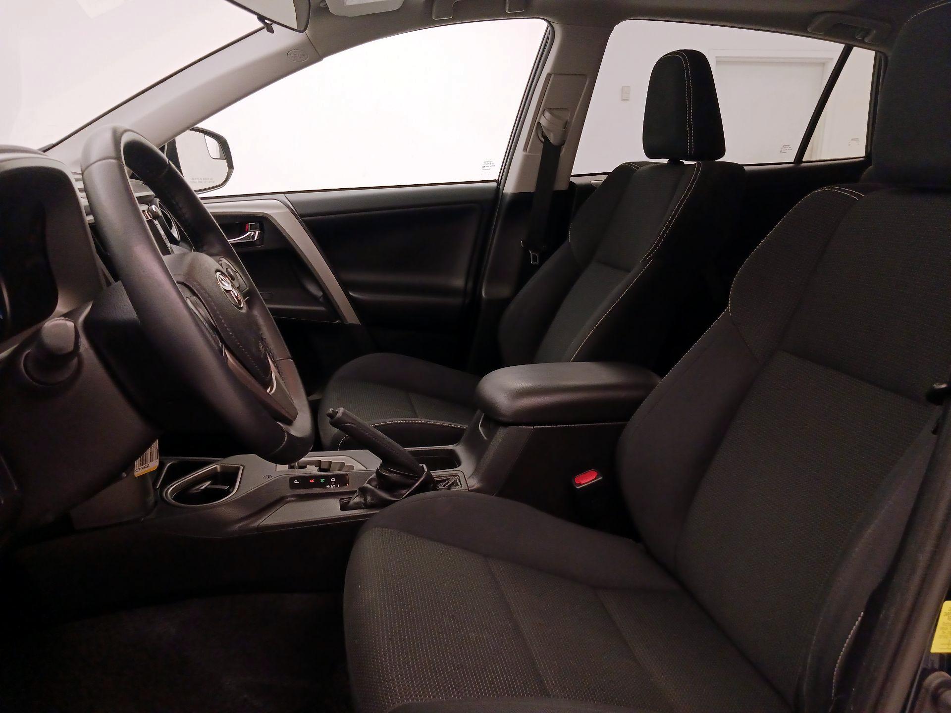 Thumbnail: 2018 Toyota RAV4 - 11