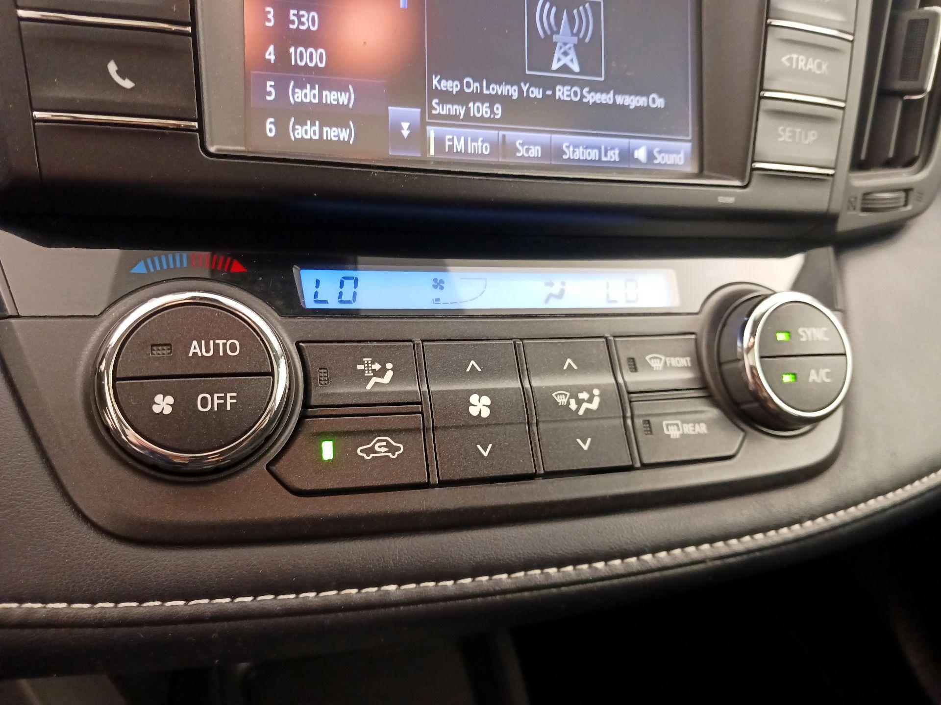 Thumbnail: 2018 Toyota RAV4 - 16