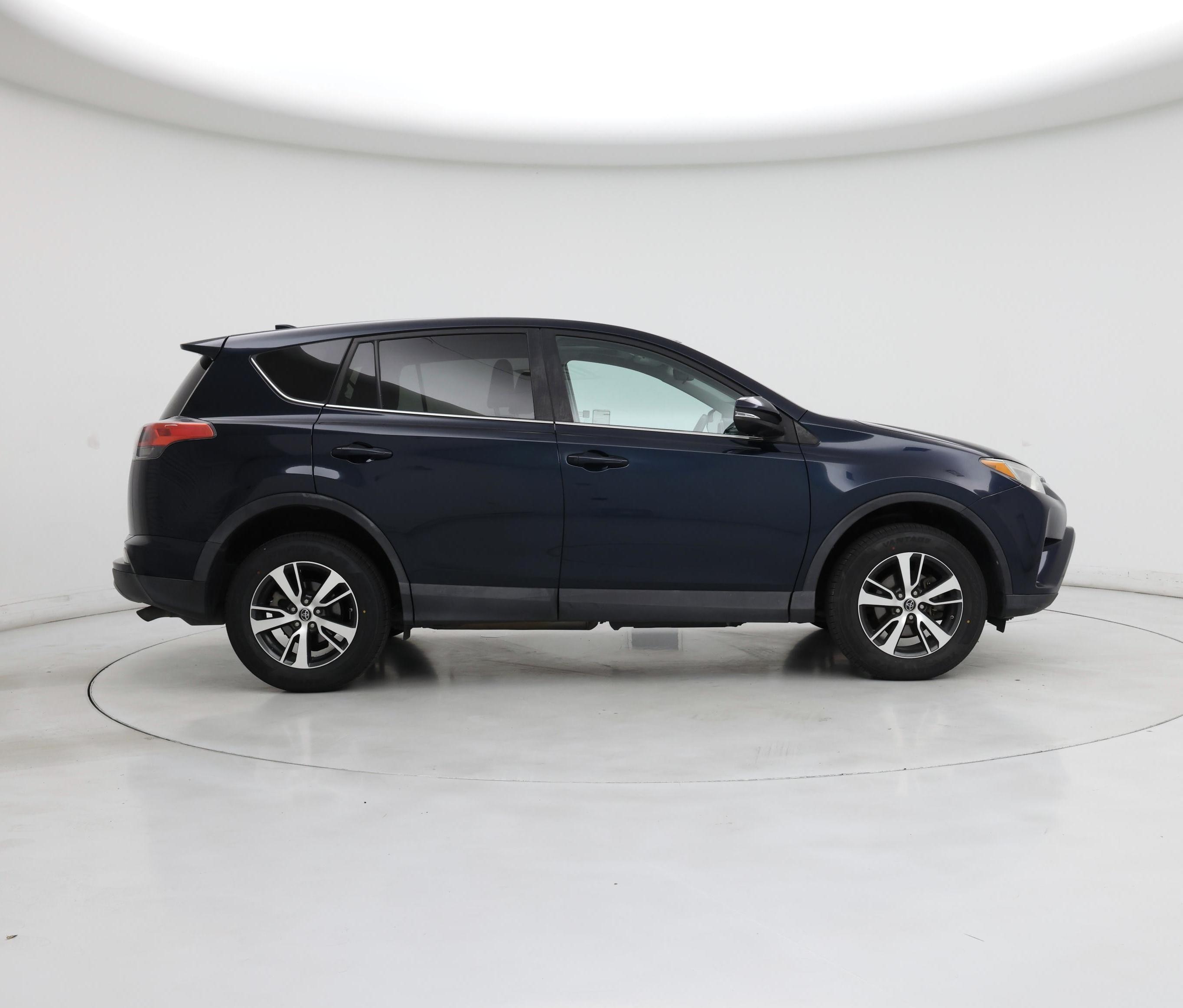 Thumbnail: 2018 Toyota RAV4 - 7