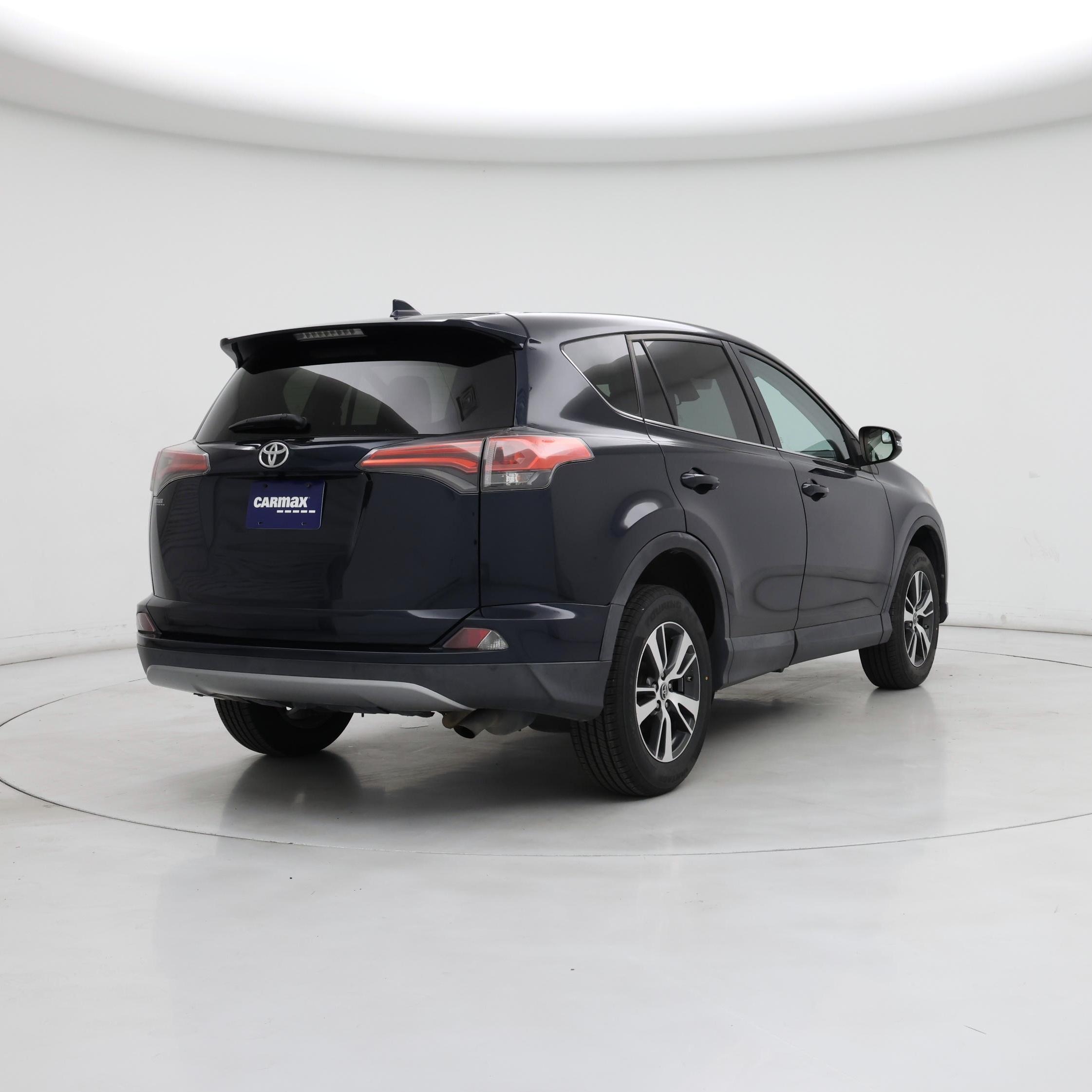 Thumbnail: 2018 Toyota RAV4 - 8