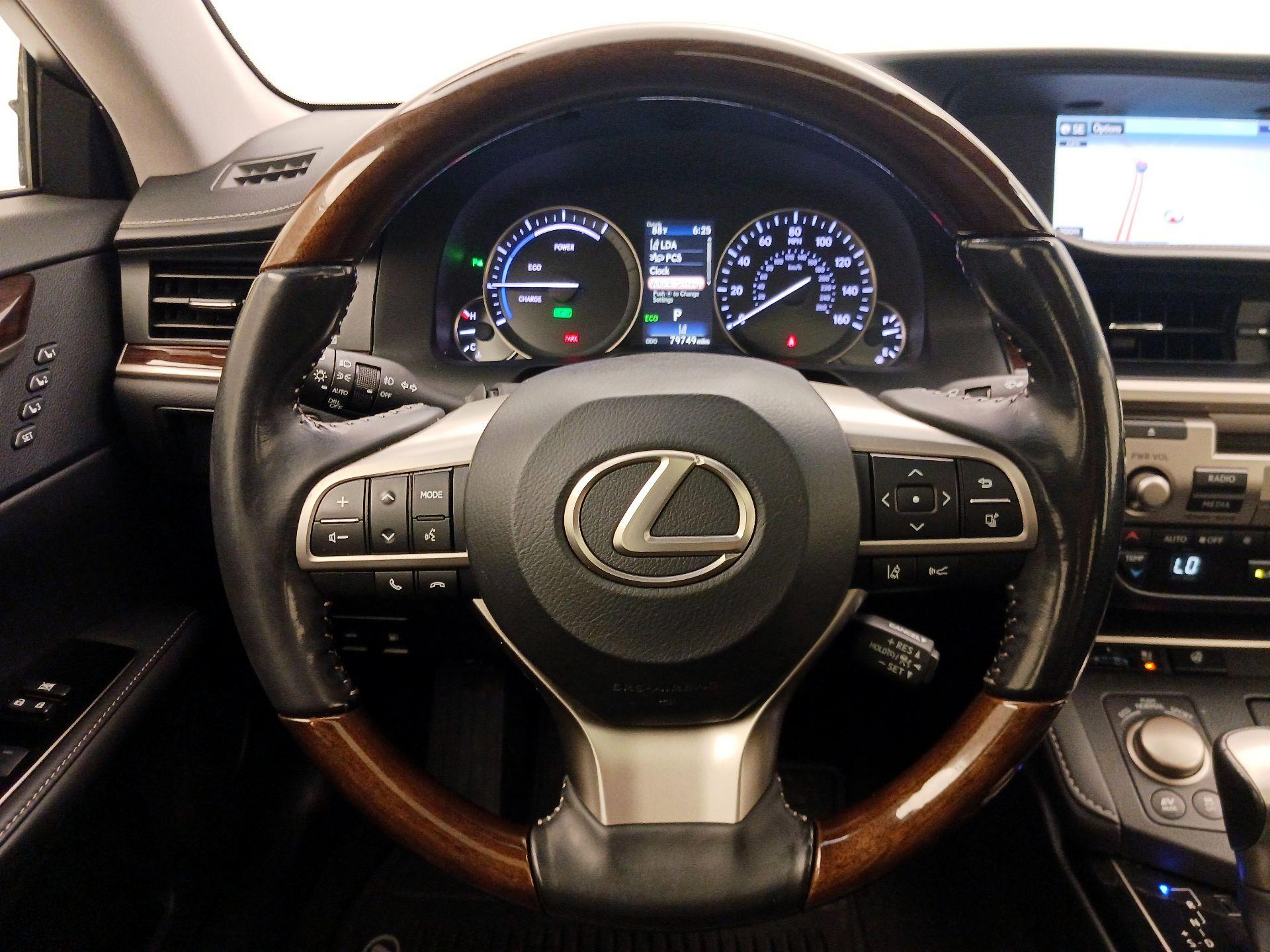 Thumbnail: 2016 Lexus ES - 10