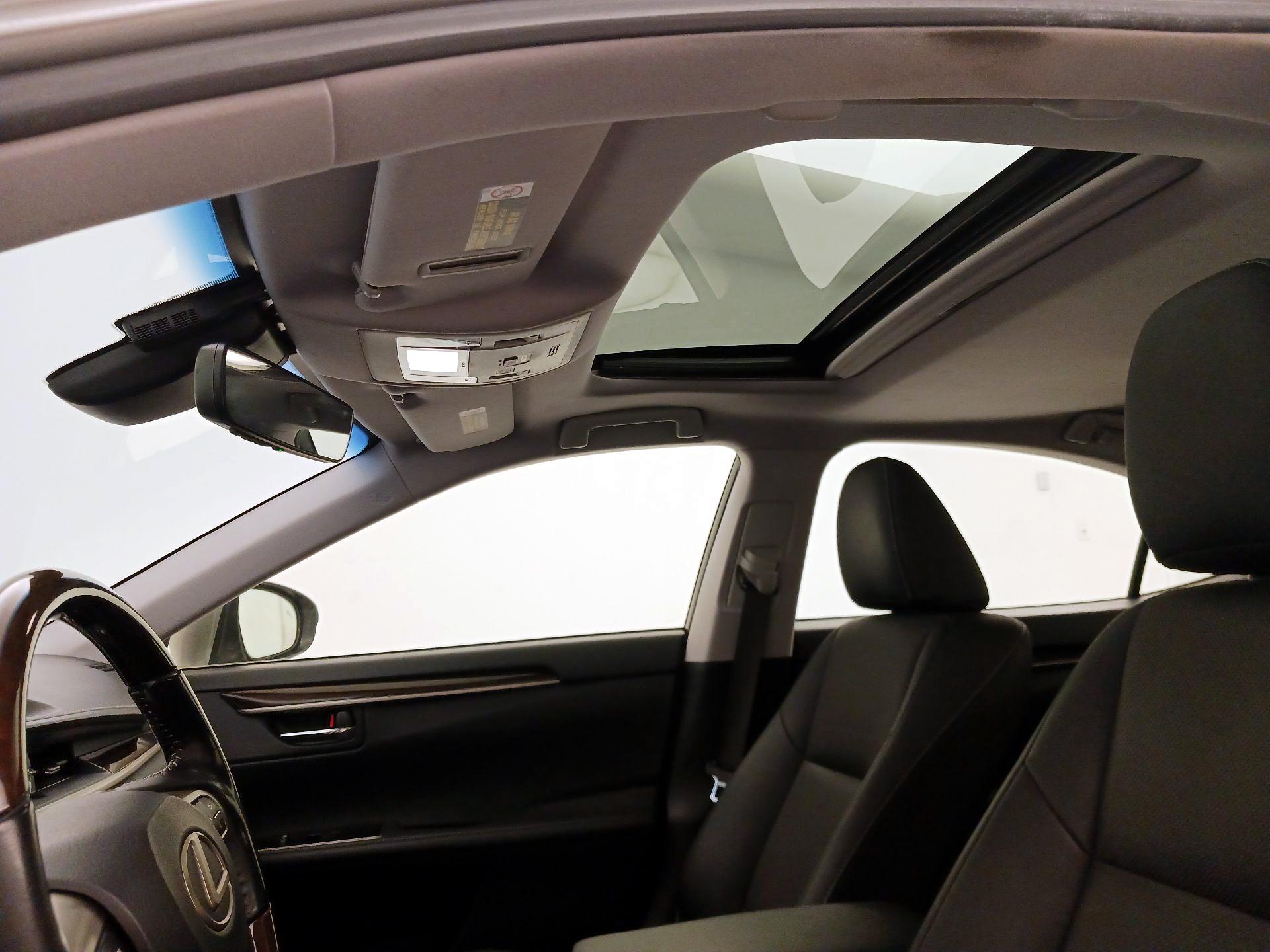 Thumbnail: 2016 Lexus ES - 20