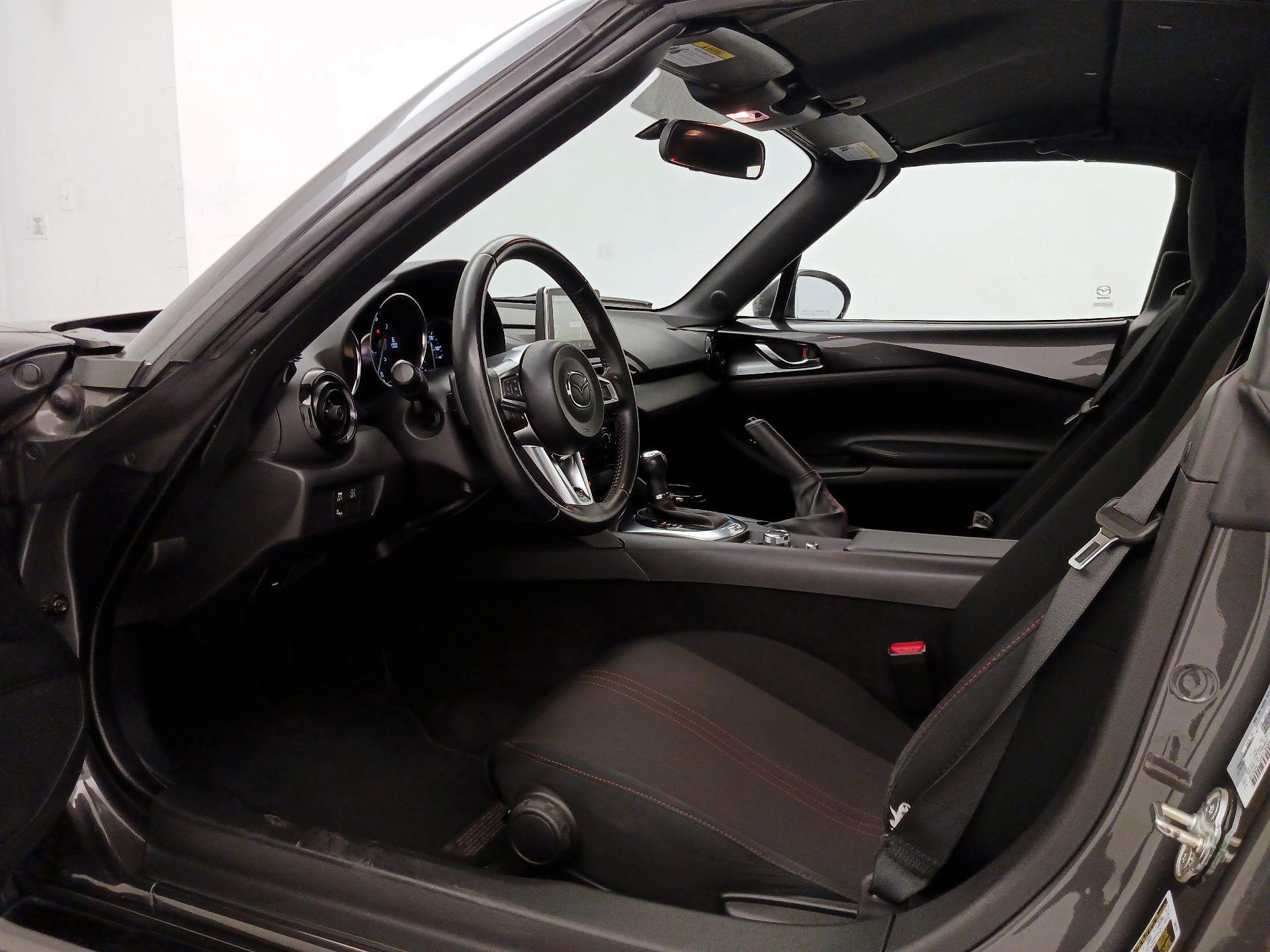 Thumbnail: 2017 Mazda MX-5 Miata - 11