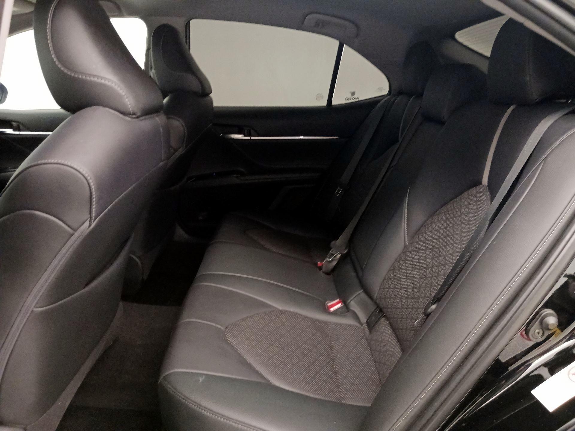 Thumbnail: 2018 Toyota Camry - 19