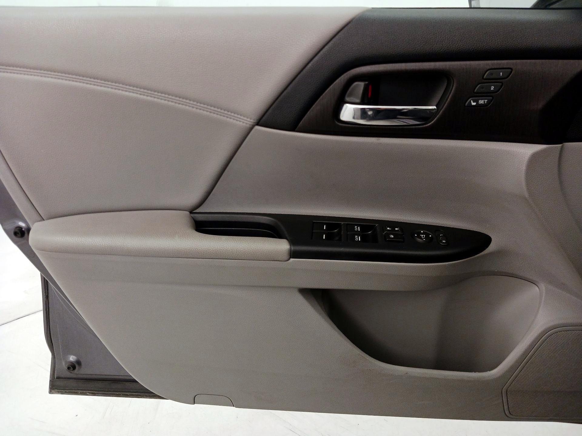 Thumbnail: 2015 Honda Accord - 12