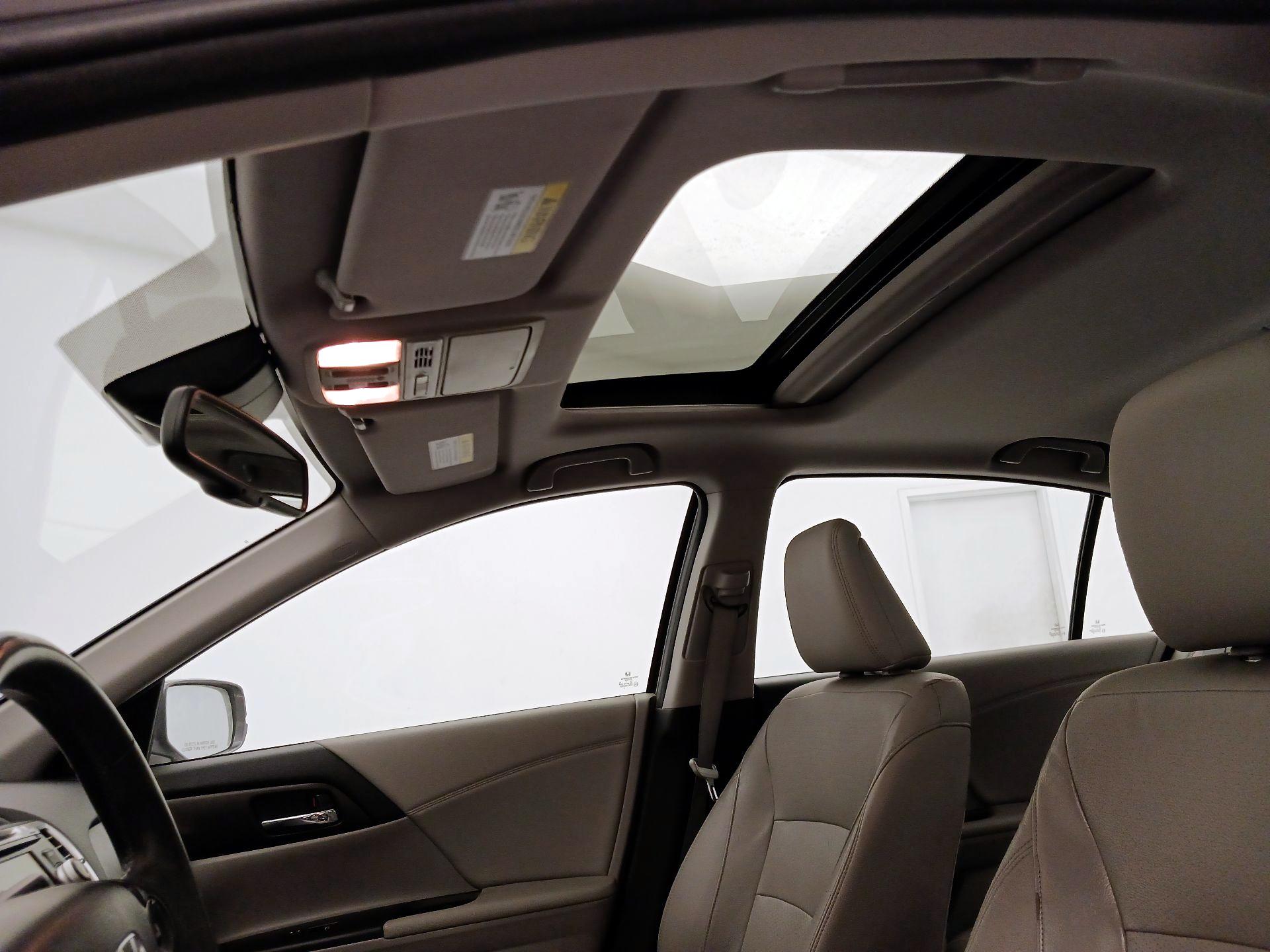 Thumbnail: 2015 Honda Accord - 19