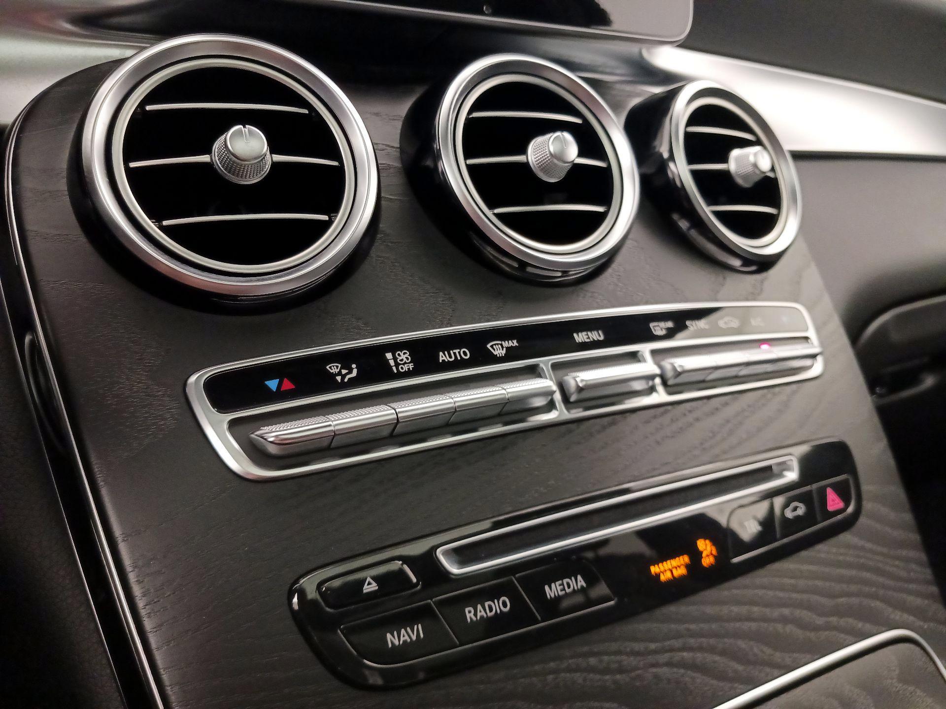 Thumbnail: 2018 Mercedes-Benz GLC - 16