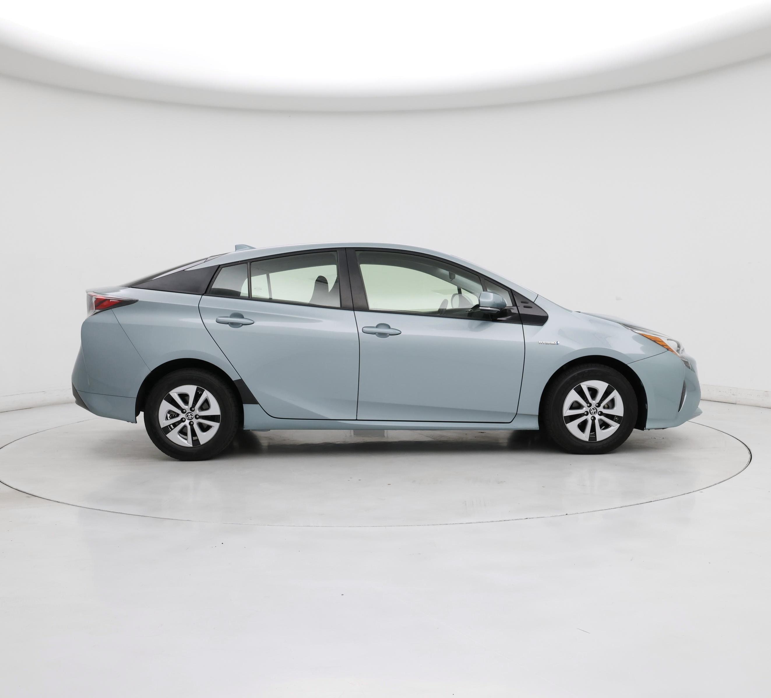 Thumbnail: 2017 Toyota Prius - 7