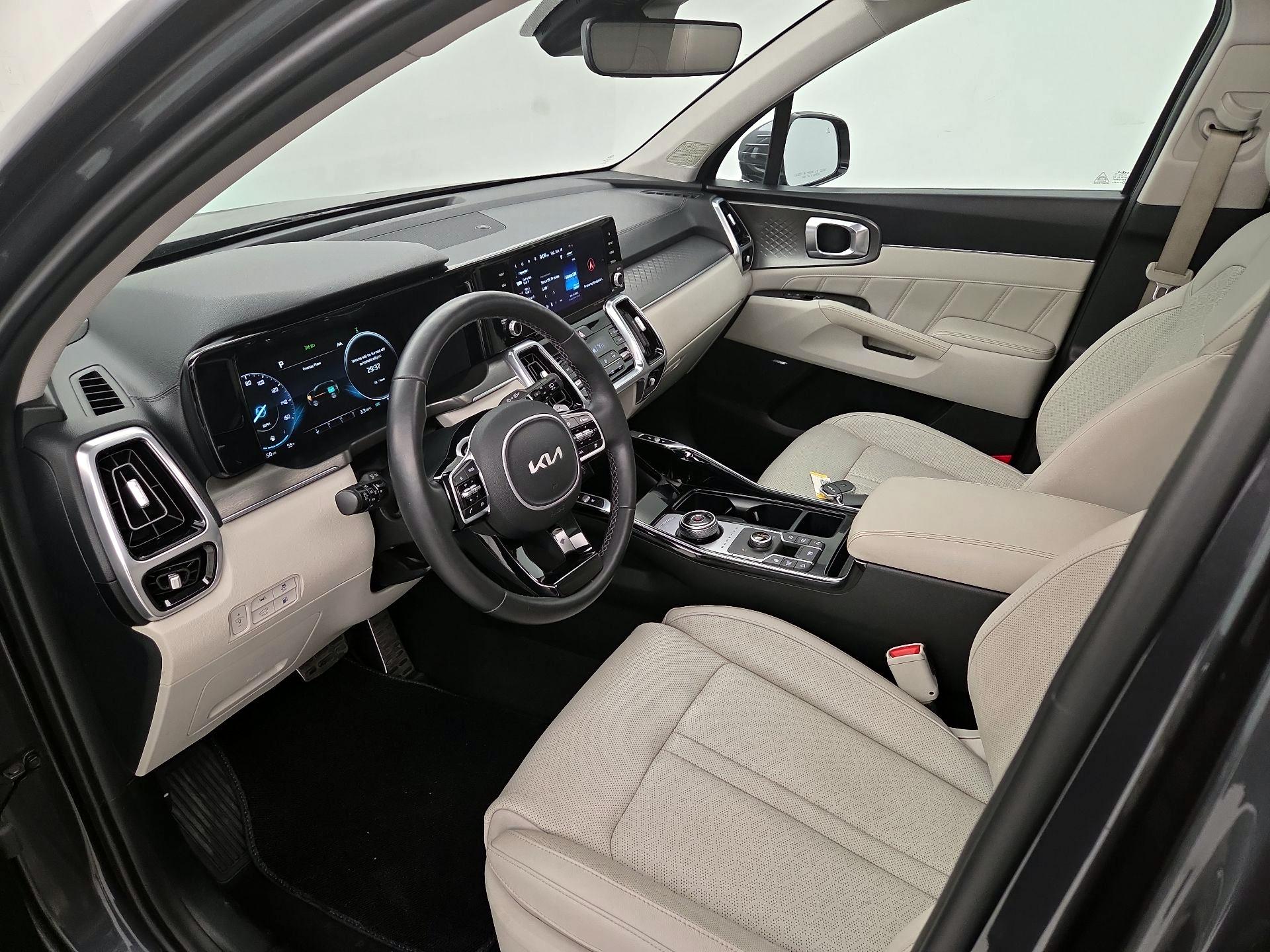 Thumbnail: 2023 Kia Sorento - 11
