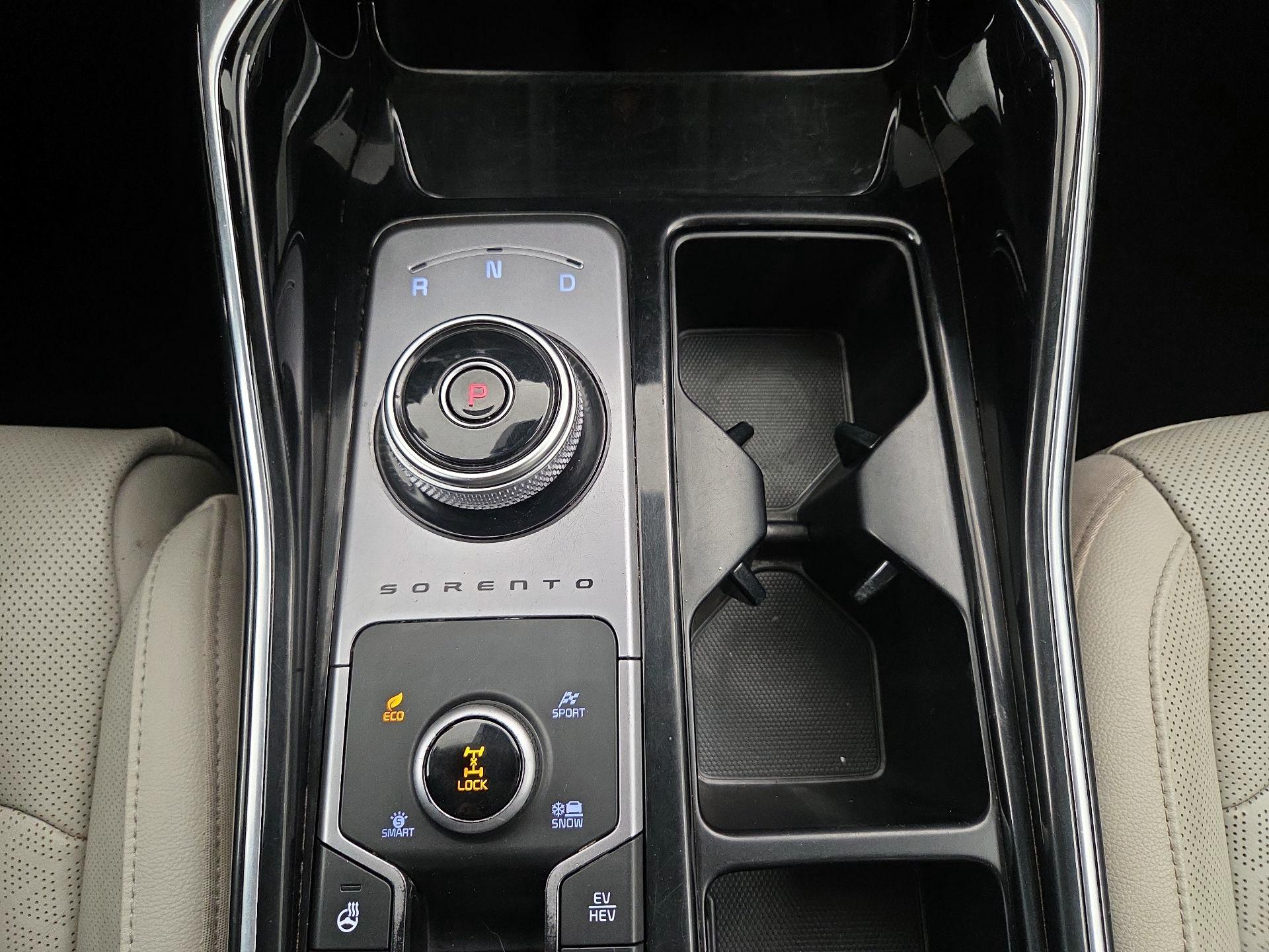 Thumbnail: 2023 Kia Sorento - 18