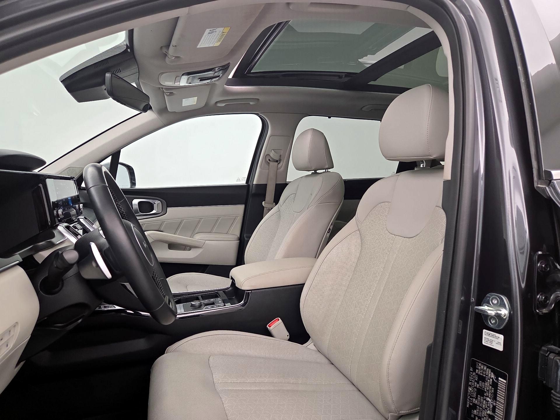 Thumbnail: 2023 Kia Sorento - 20