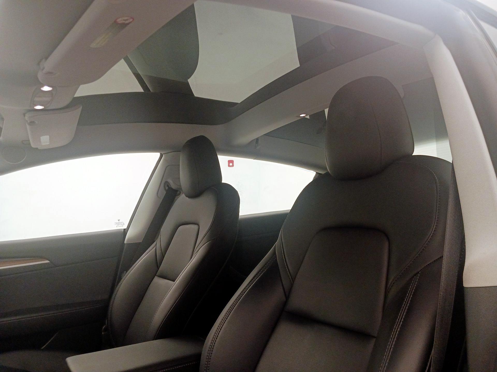 Thumbnail: 2022 Tesla Model 3 - 18