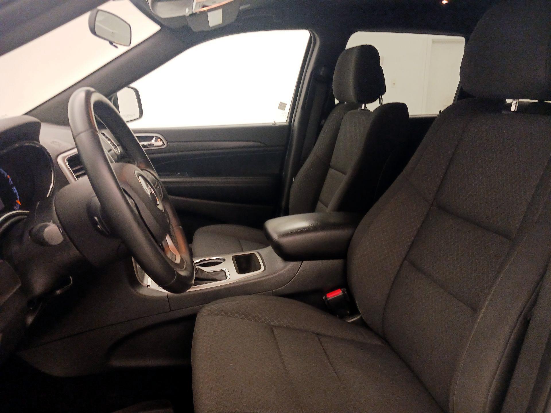 Thumbnail: 2018 Jeep Grand Cherokee - 11