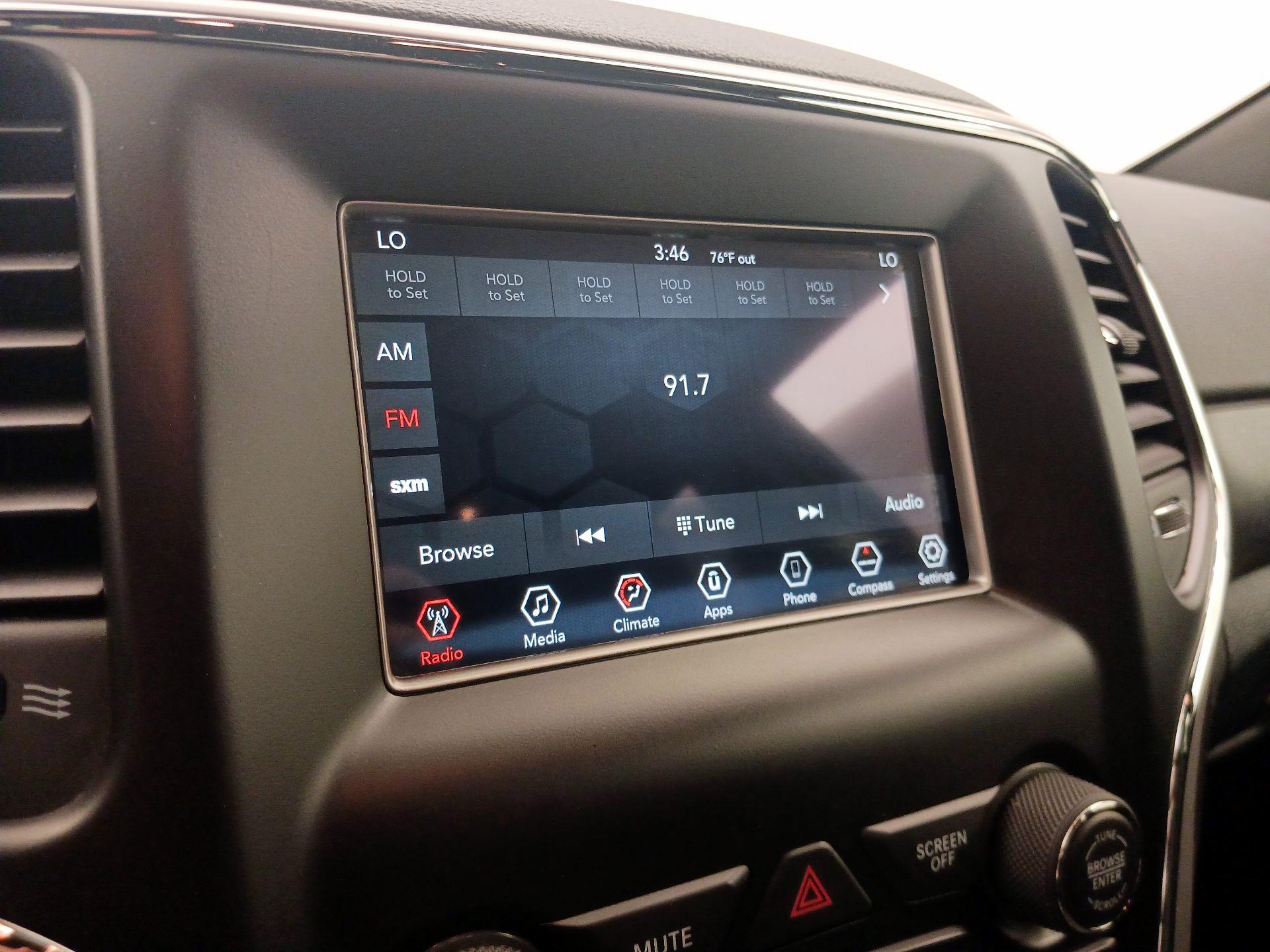 Thumbnail: 2018 Jeep Grand Cherokee - 15
