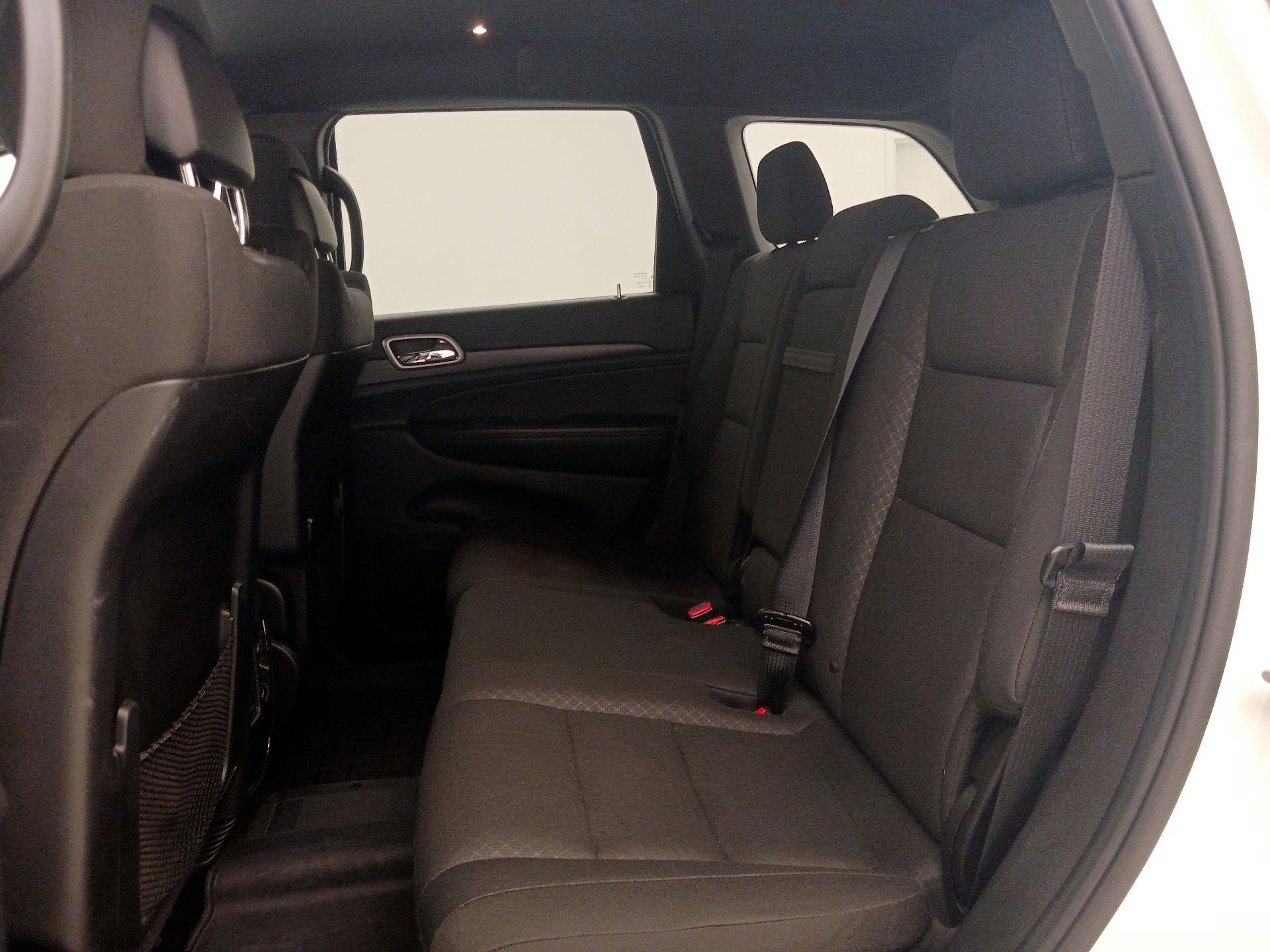 Thumbnail: 2018 Jeep Grand Cherokee - 19