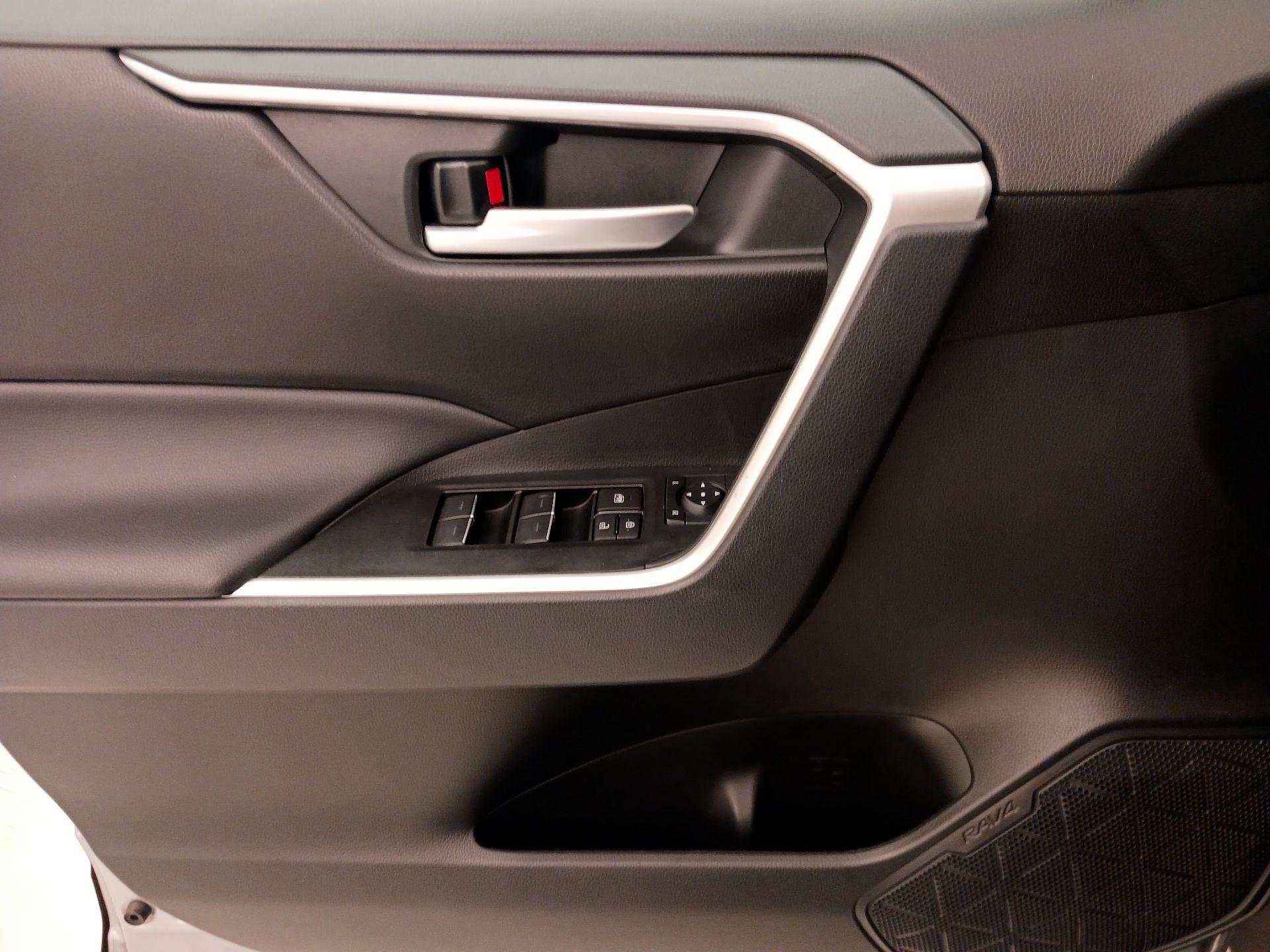 Thumbnail: 2024 Toyota RAV4 - 12